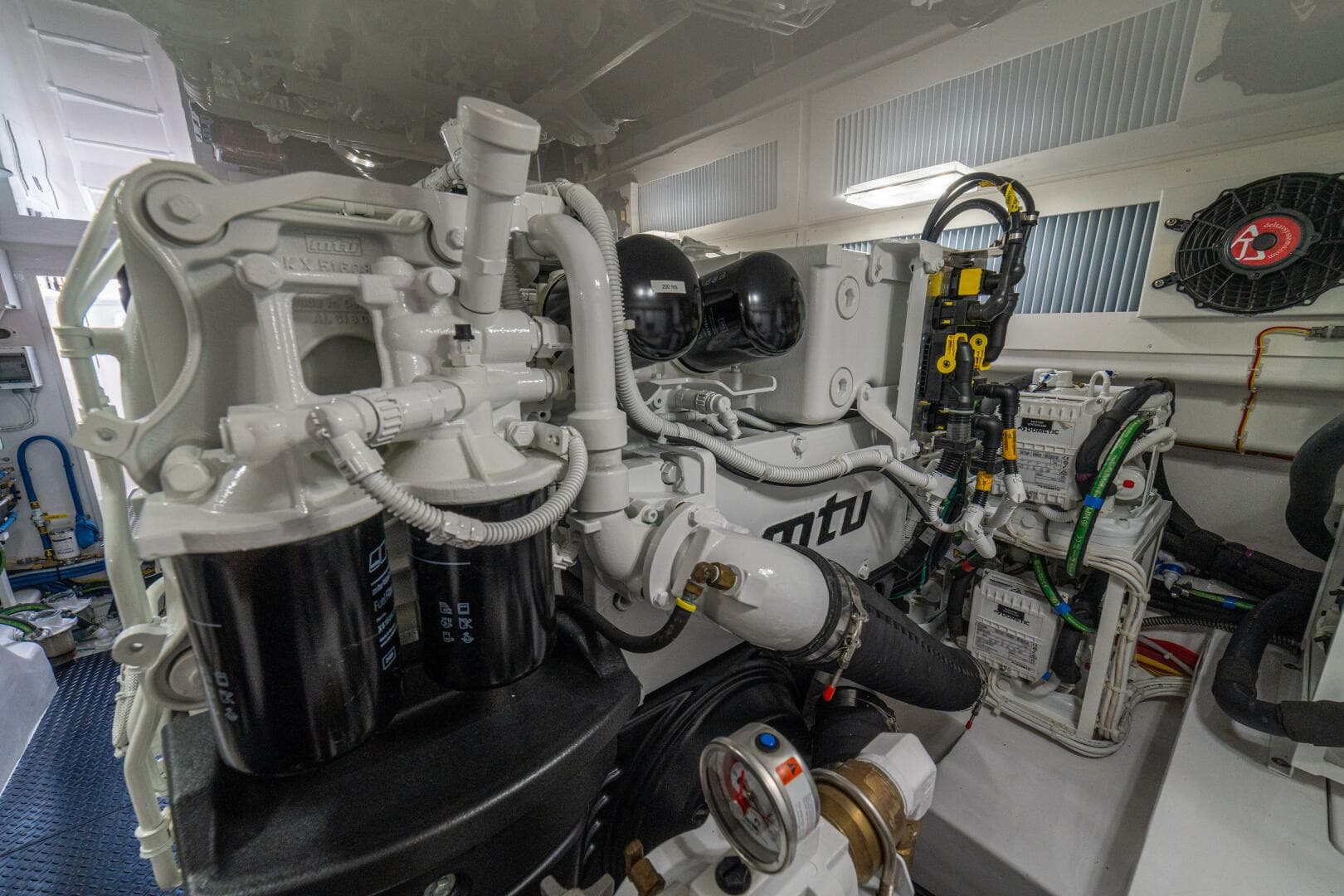 2025 Viking 58 Convertible — photo 50