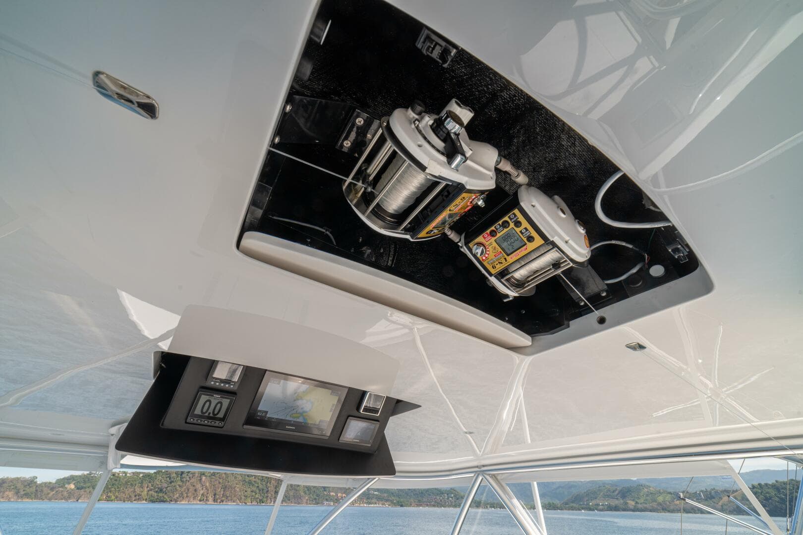 2025 Viking 58 Convertible — photo 39