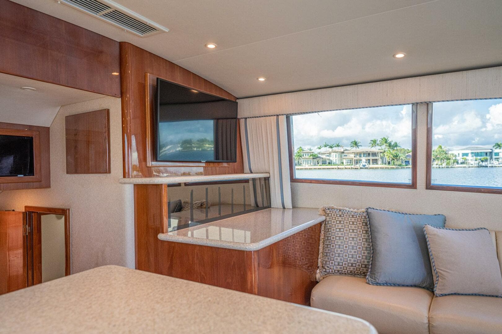 2007 Egg Harbor 43 Sport Fisherman — photo 18