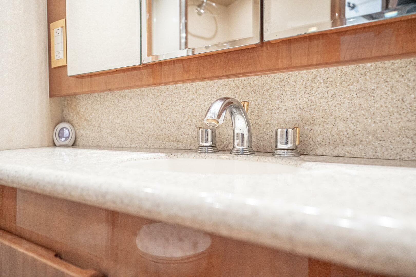 2007 Egg Harbor 43 Sport Fisherman — photo 50