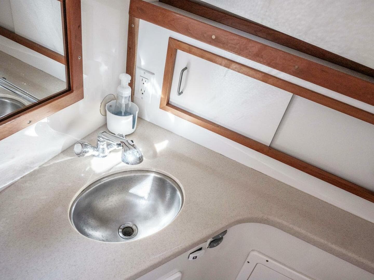 2005 Back Cove 29 Hard Top — photo 36