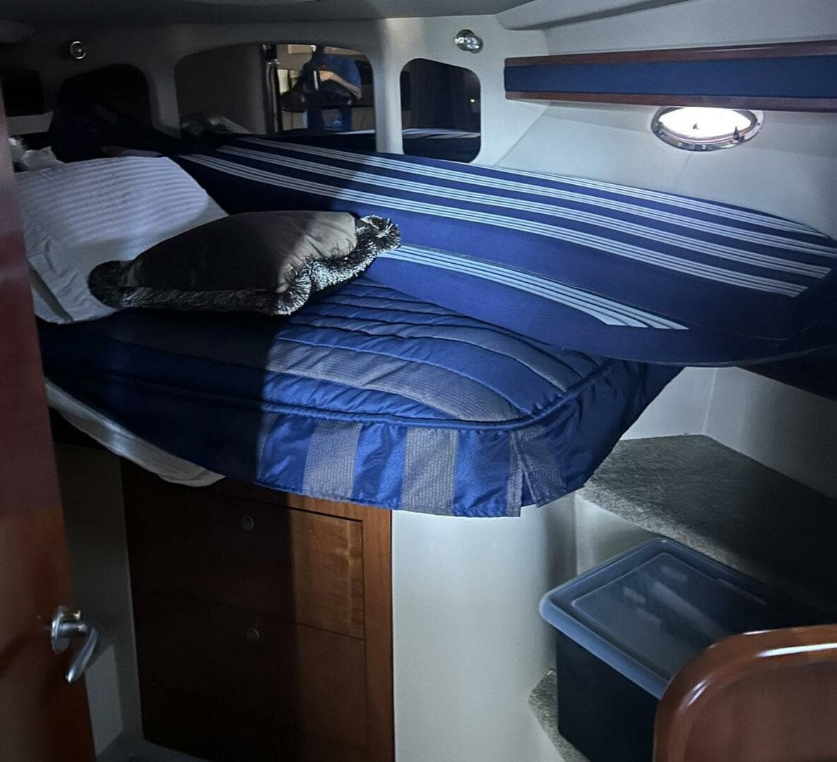 2006 Cruisers Yachts 370 Express — photo 4