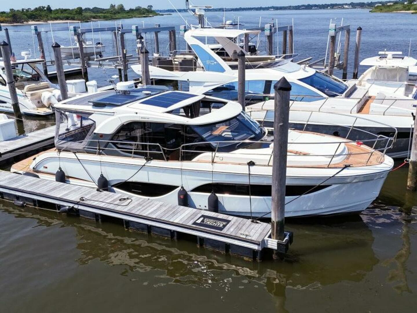 2026 Marex 440 Gourmet Cruiser — photo 2