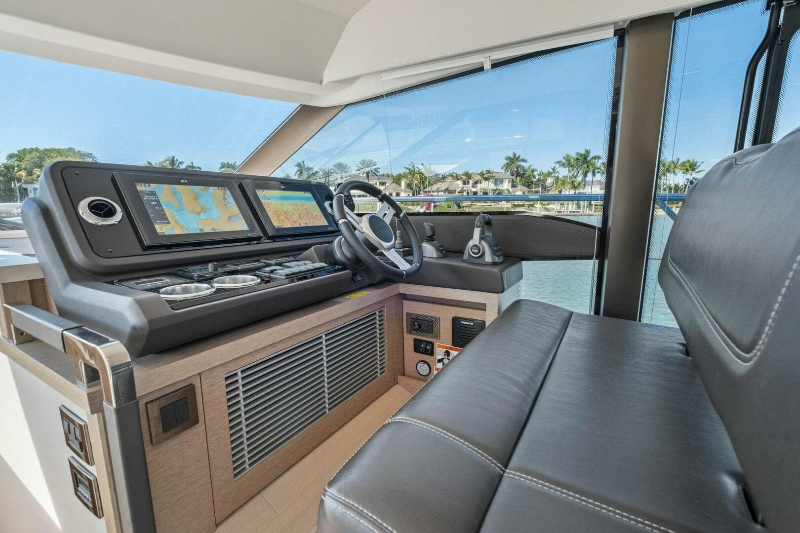 2022 Prestige 520 Flybridge — photo 17