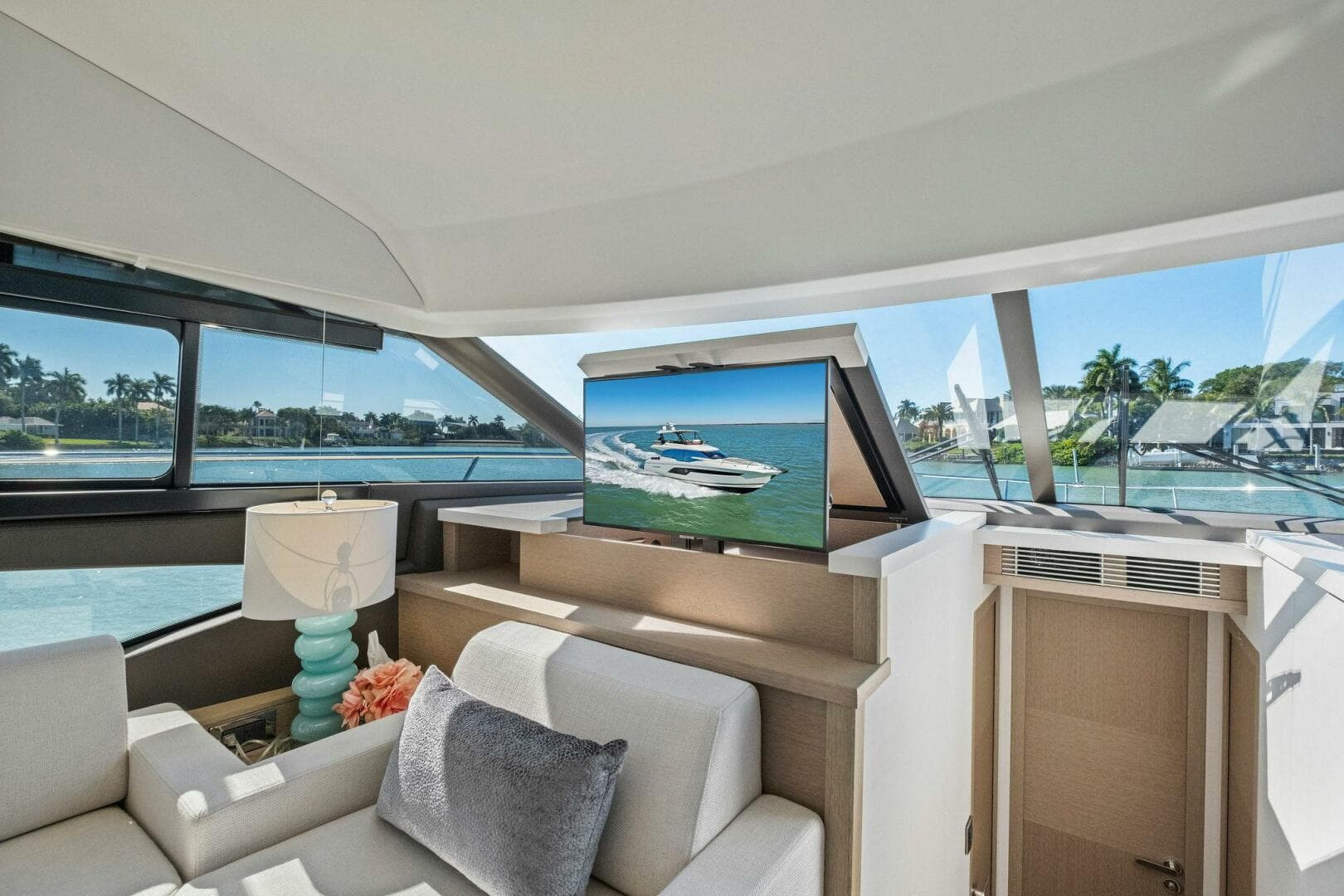 2022 Prestige 520 Flybridge — photo 26