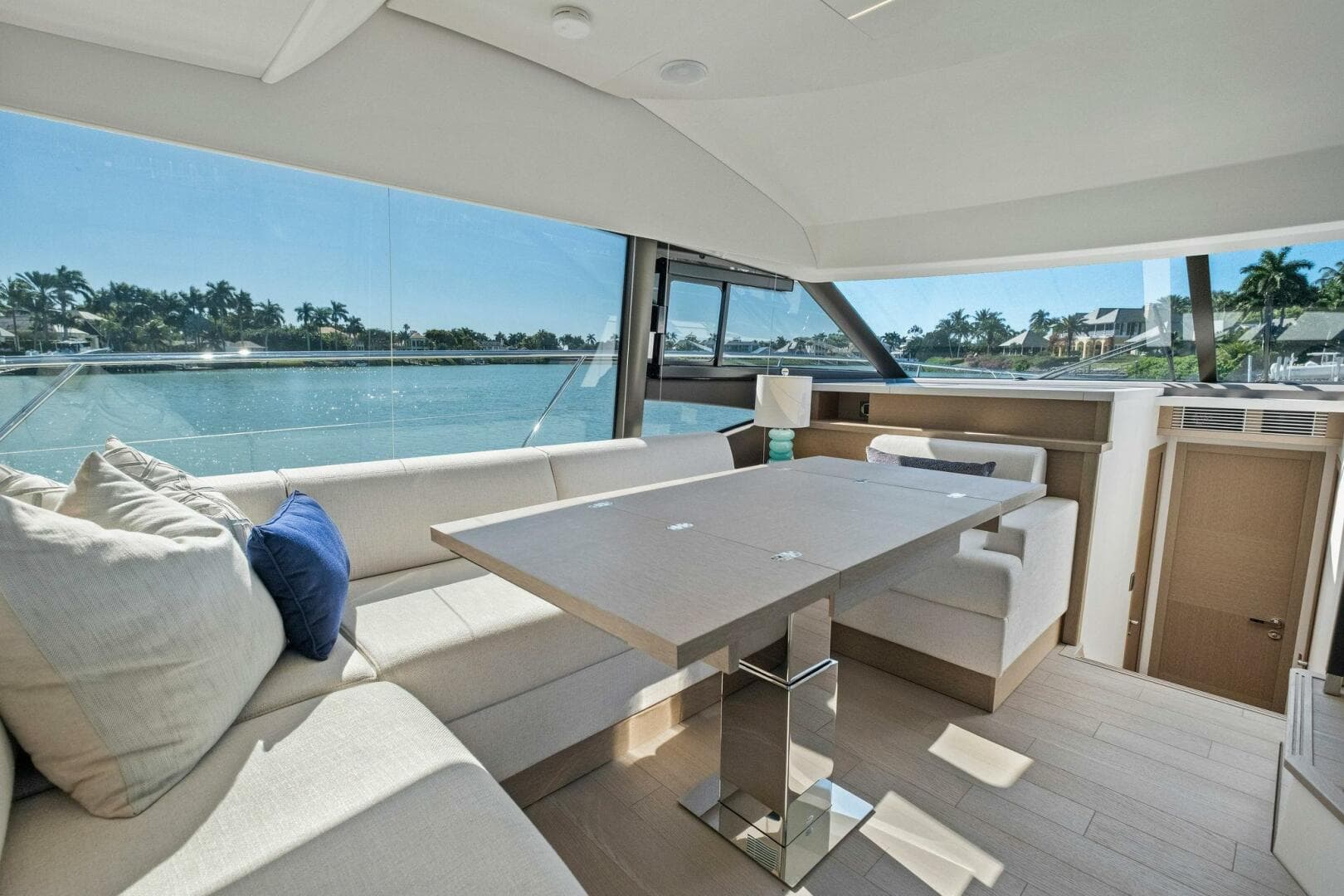 2022 Prestige 520 Flybridge — photo 25