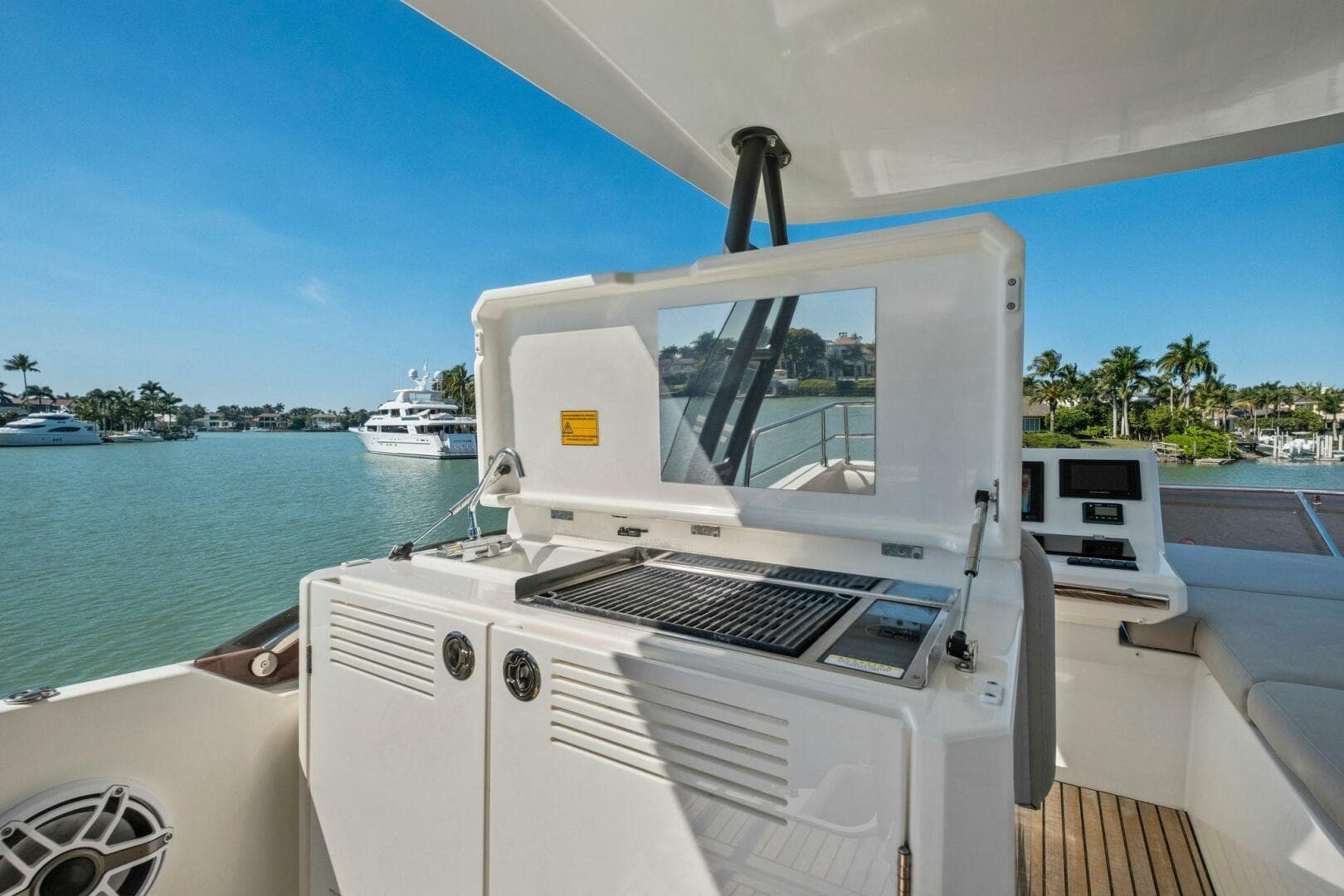 2022 Prestige 520 Flybridge — photo 72