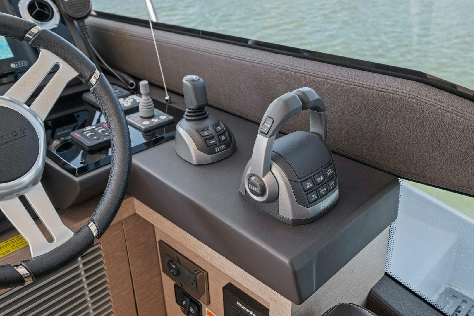 2022 Prestige 520 Flybridge — photo 18
