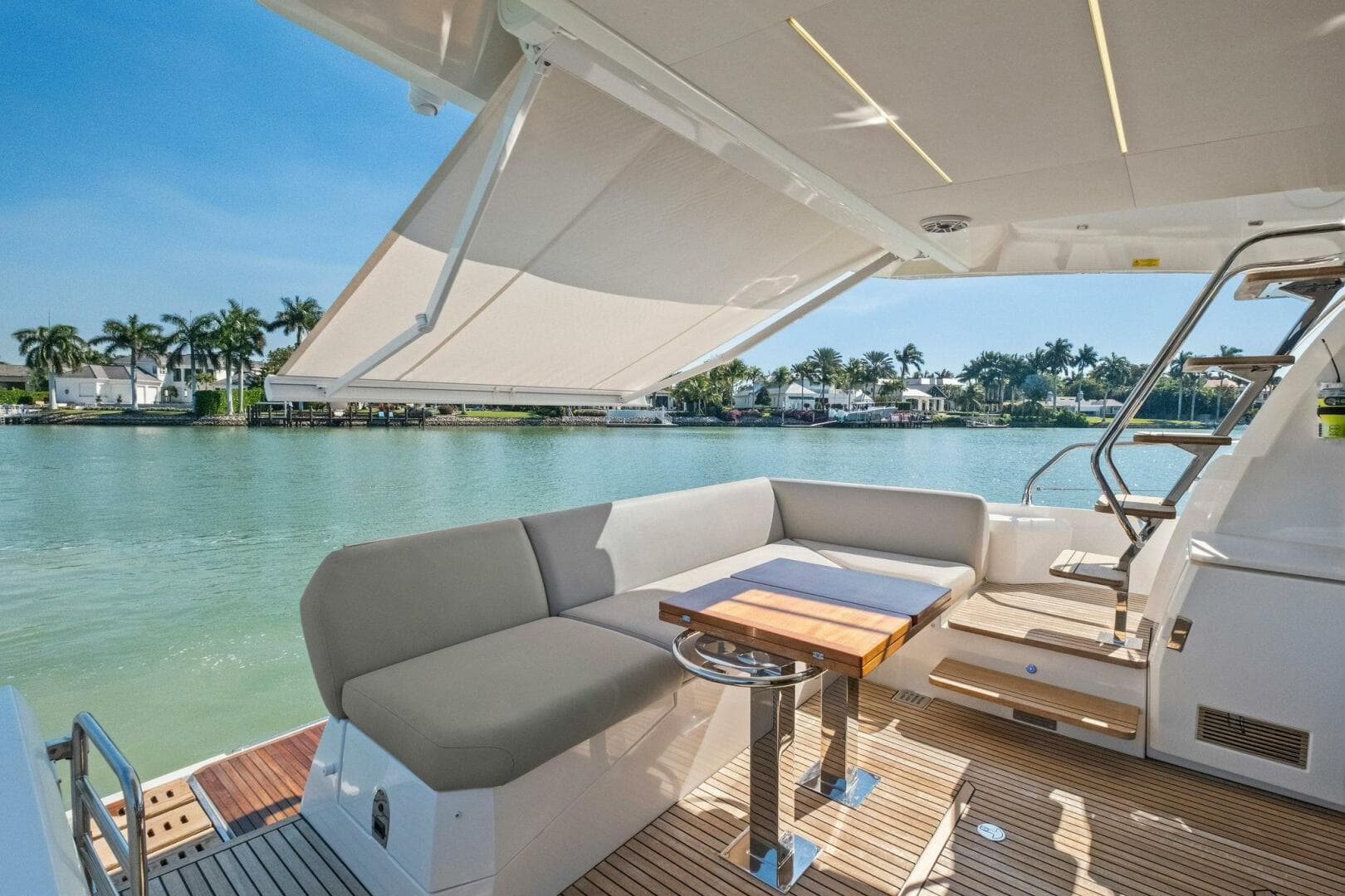 2022 Prestige 520 Flybridge — photo 5