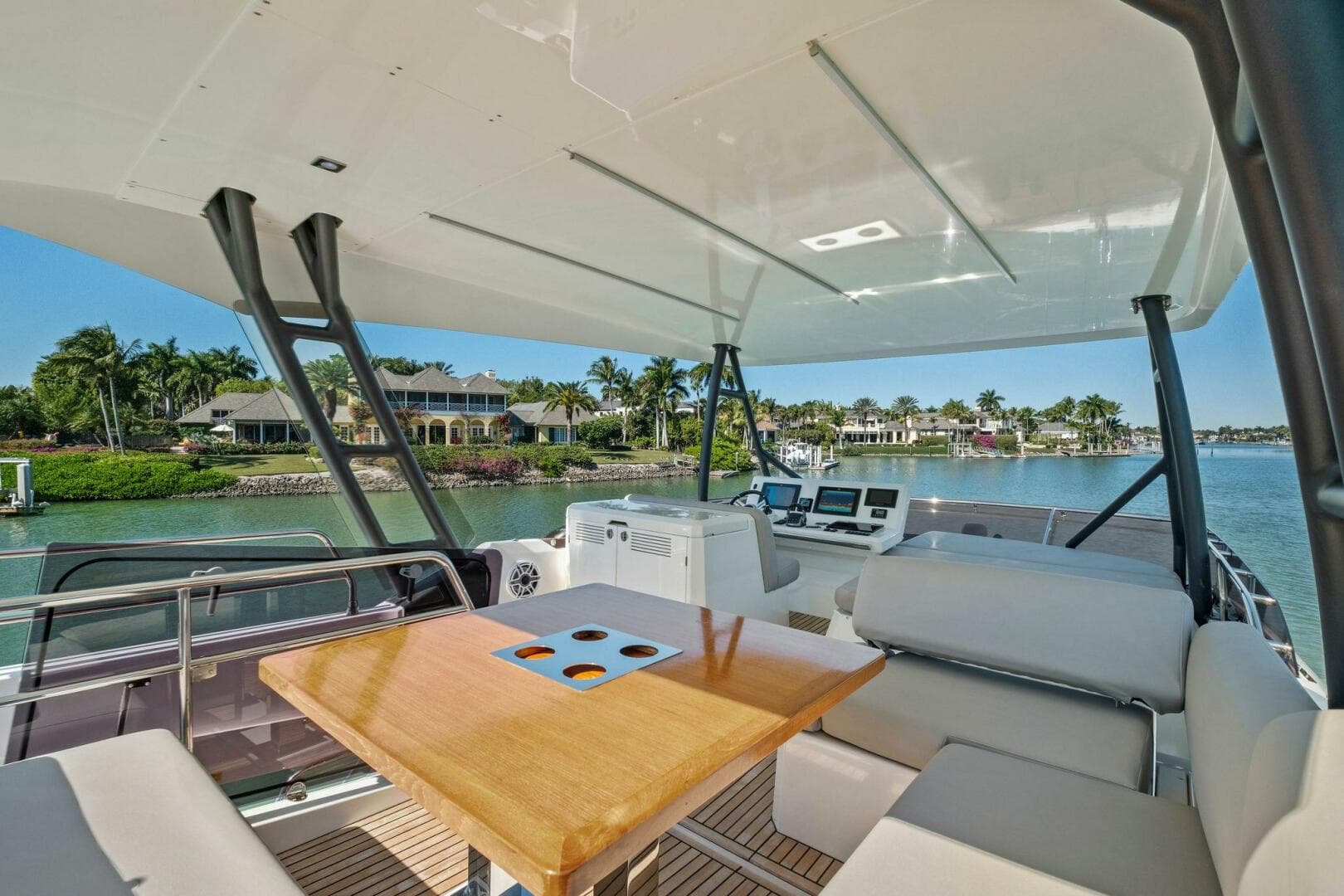 2022 Prestige 520 Flybridge — photo 75