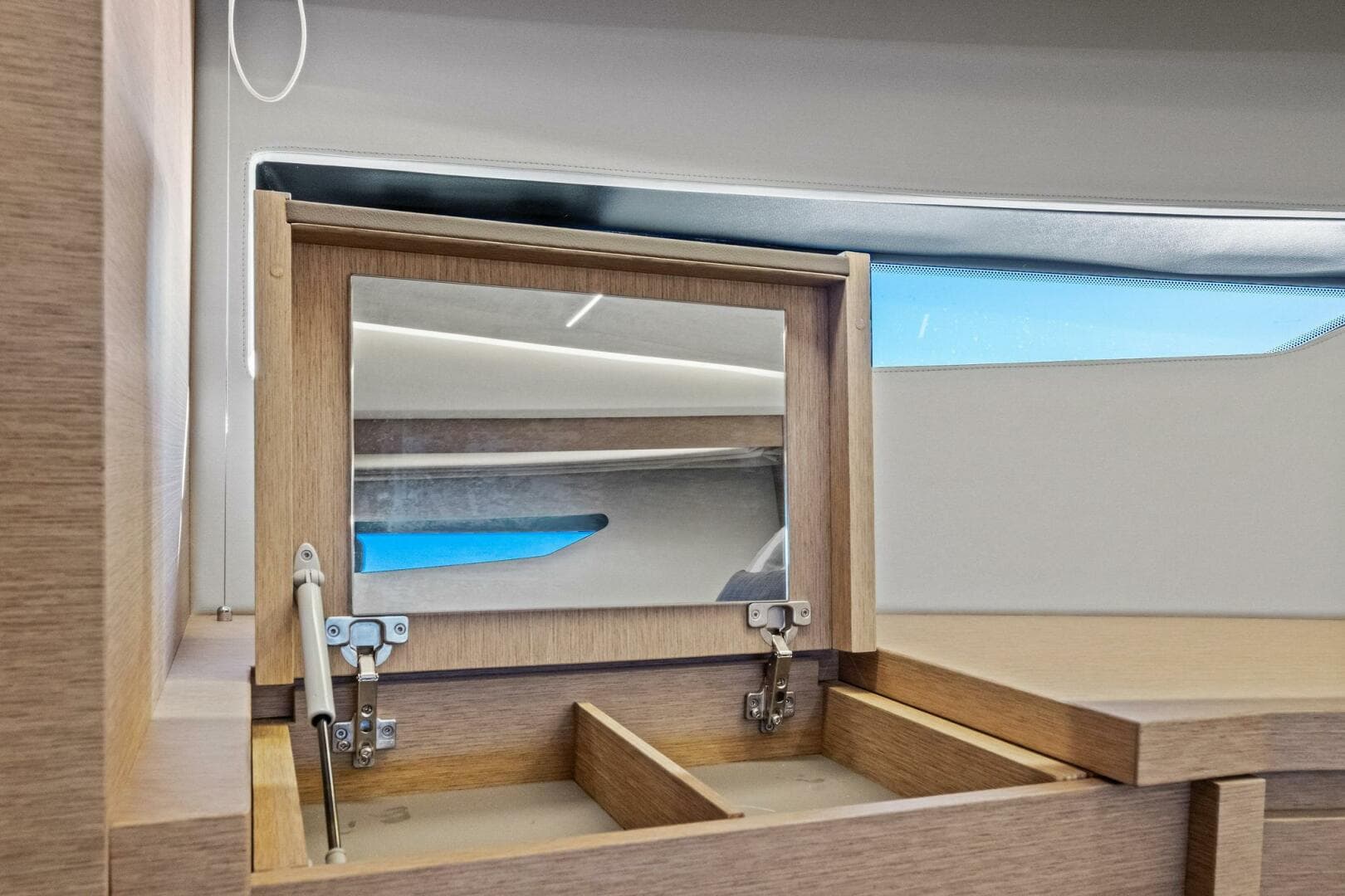 2022 Prestige 520 Flybridge — photo 35