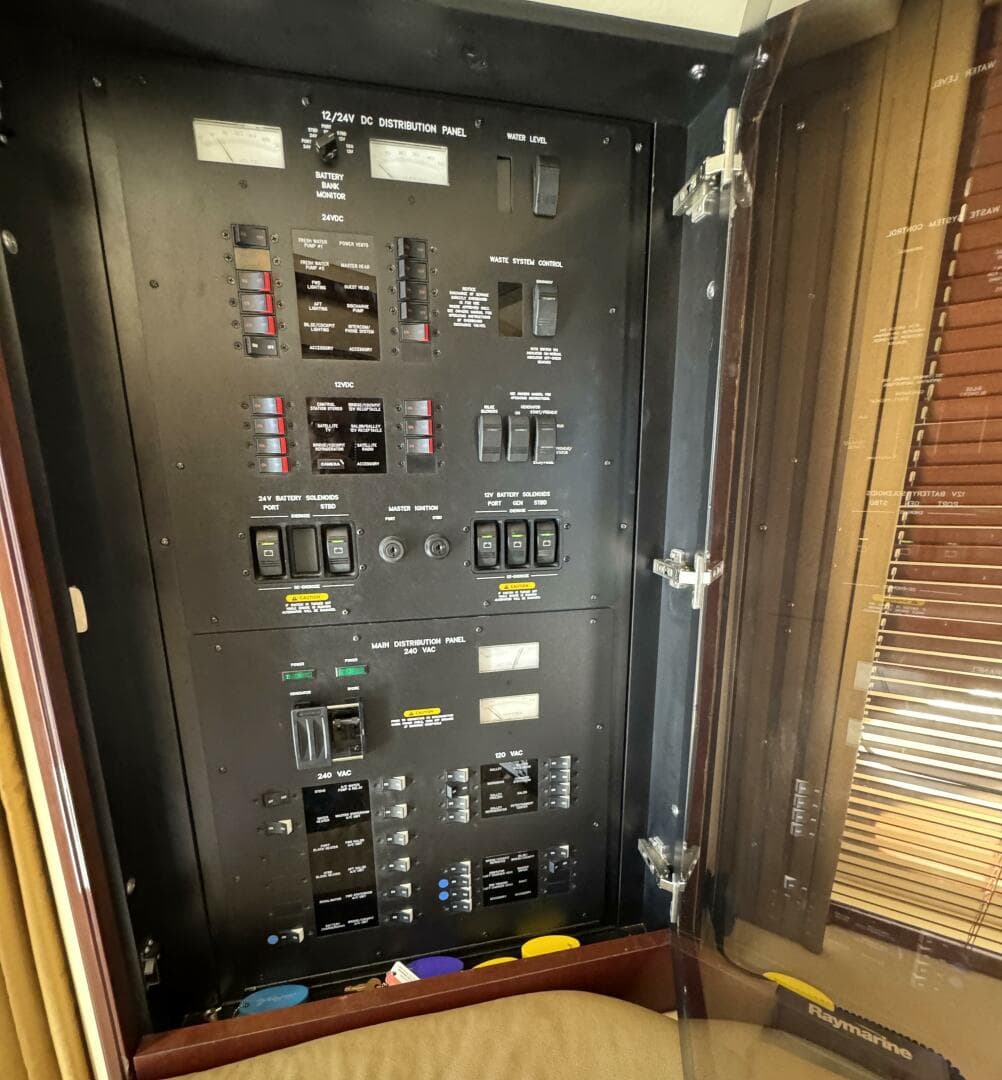 2007 Sea Ray 58 Sedan Bridge — photo 45