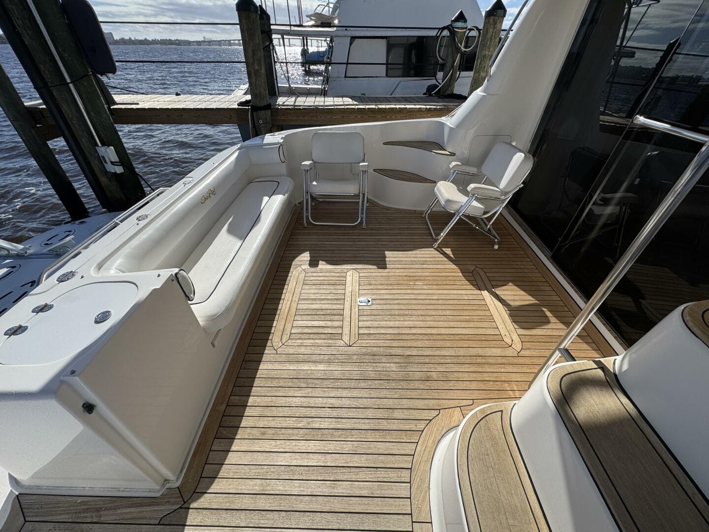 2007 Sea Ray 58 Sedan Bridge — photo 12