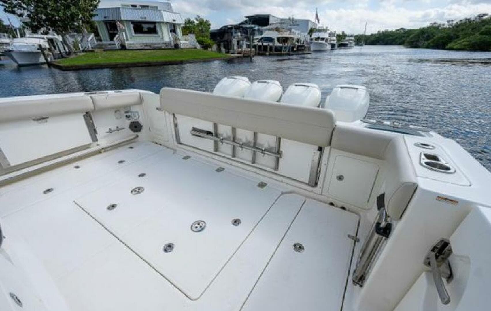 2020 Boston Whaler Outrage — photo 5