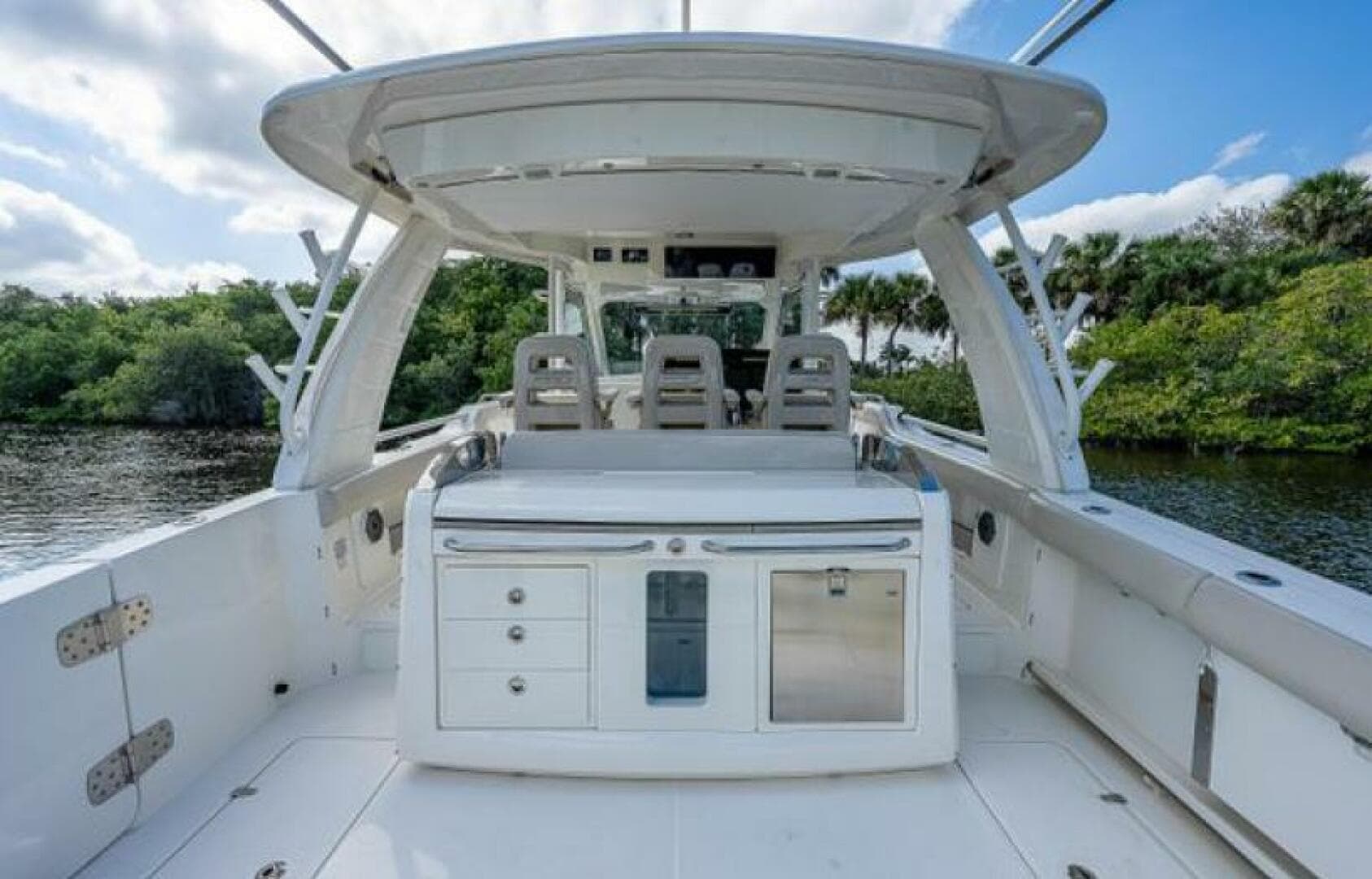 2020 Boston Whaler Outrage — photo 3