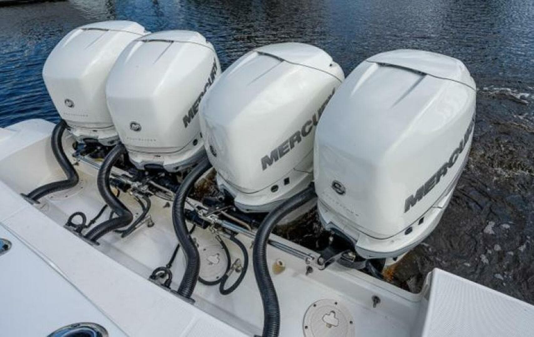 2020 Boston Whaler Outrage — photo 7
