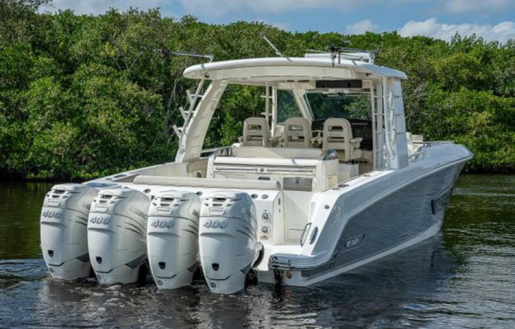2020 Boston Whaler Outrage — photo 15