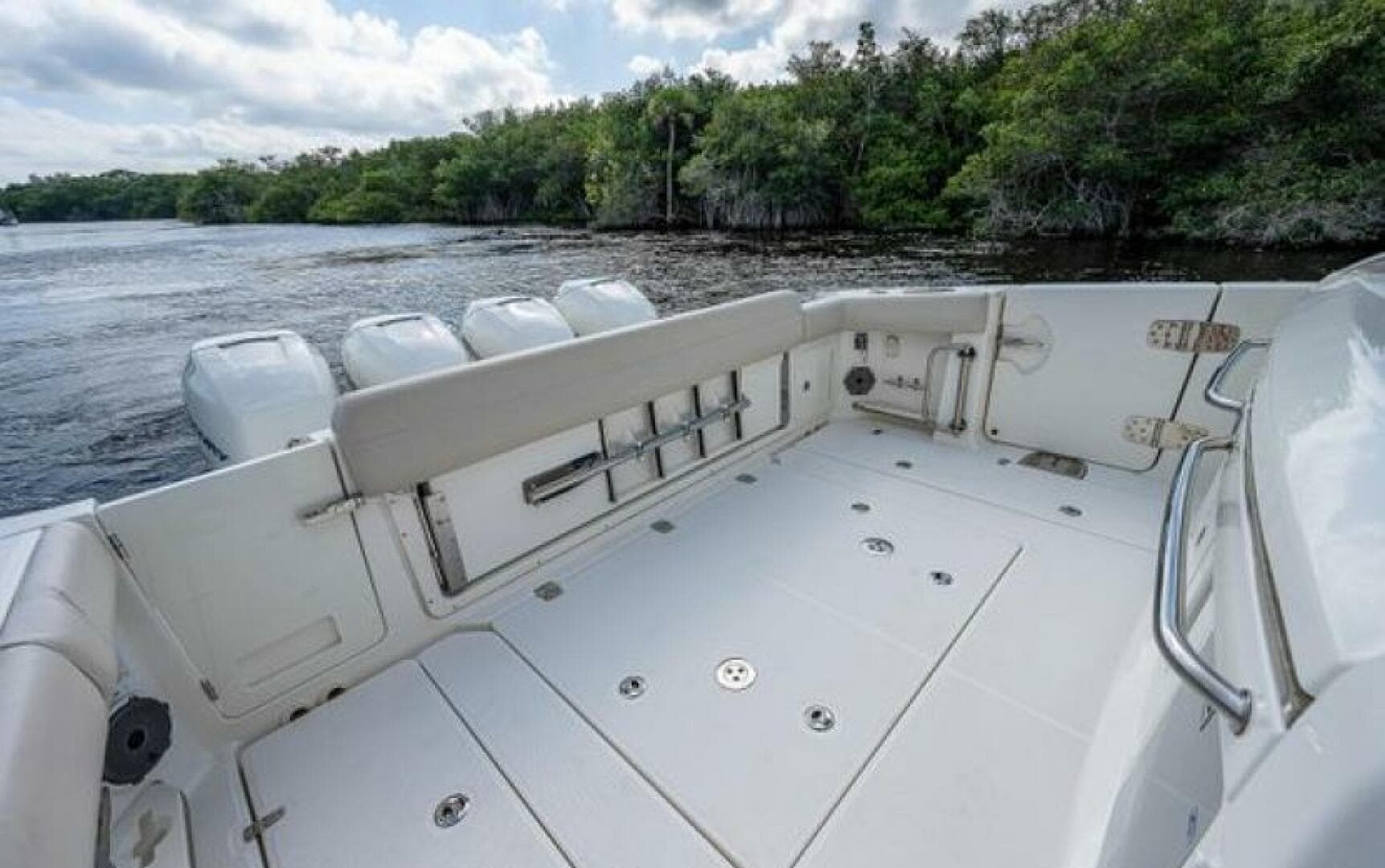 2020 Boston Whaler Outrage — photo 4