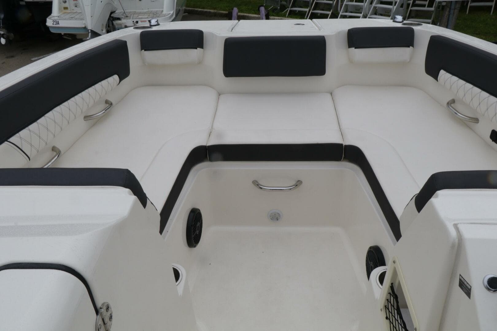 2022 Bayliner DX 2200 — photo 16