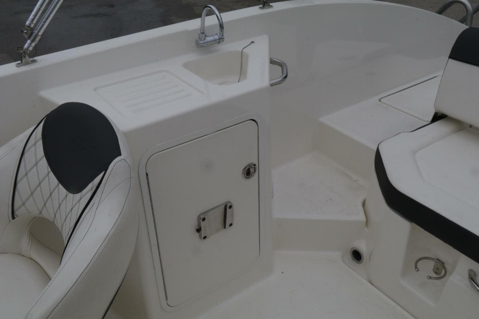 2022 Bayliner DX 2200 — photo 21