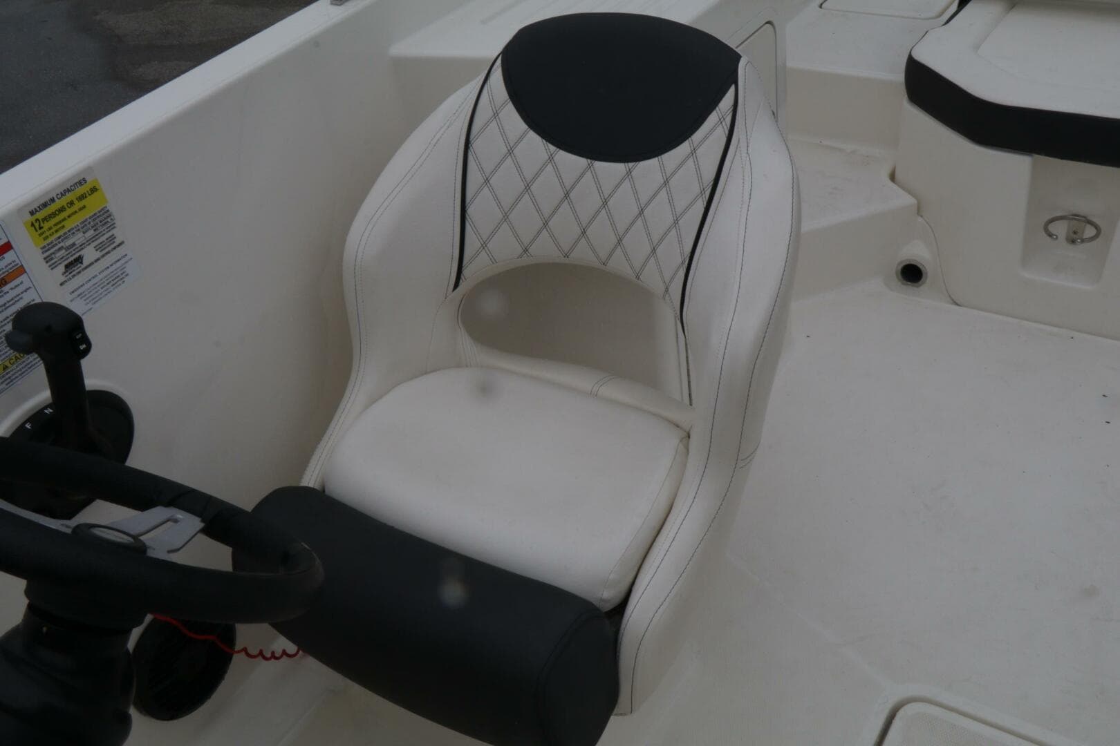 2022 Bayliner DX 2200 — photo 19