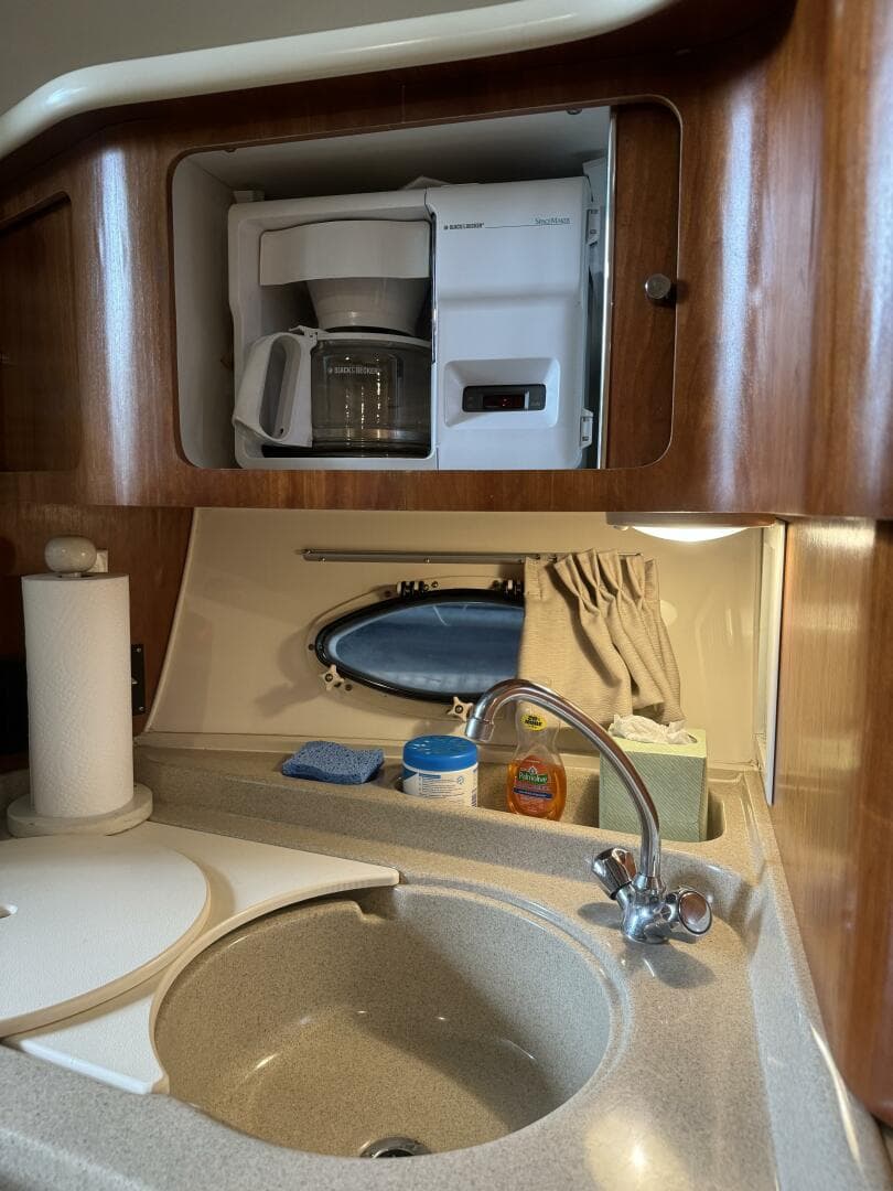 2003 Chris-Craft 328 Express Cruiser — photo 8