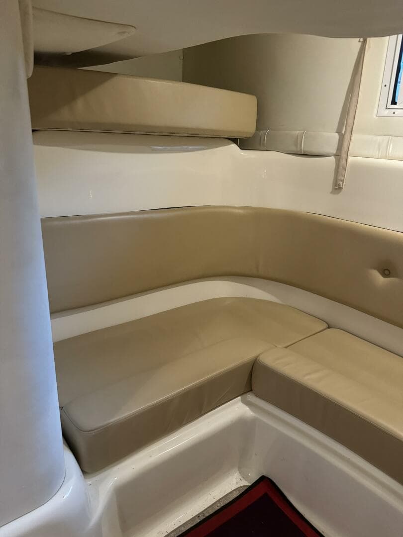 2003 Chris-Craft 328 Express Cruiser — photo 10