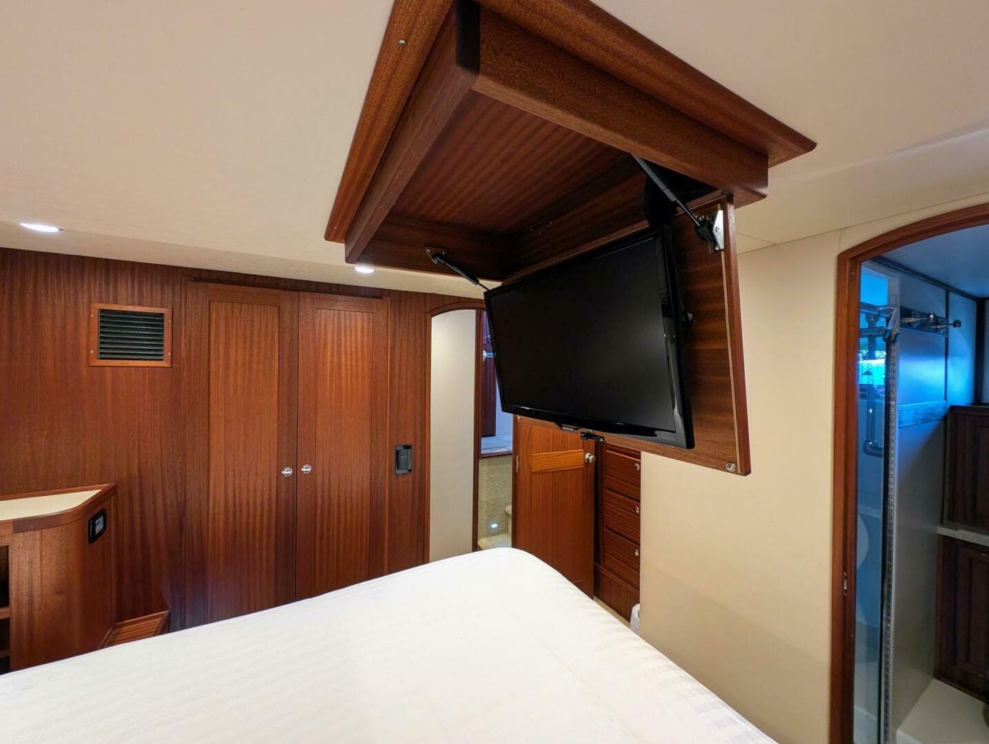 2015 American Tug — photo 55