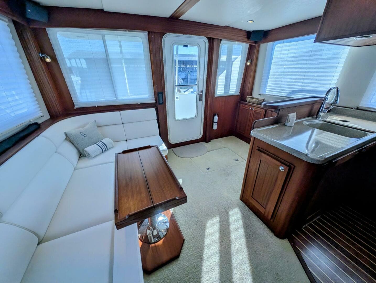 2015 American Tug — photo 37