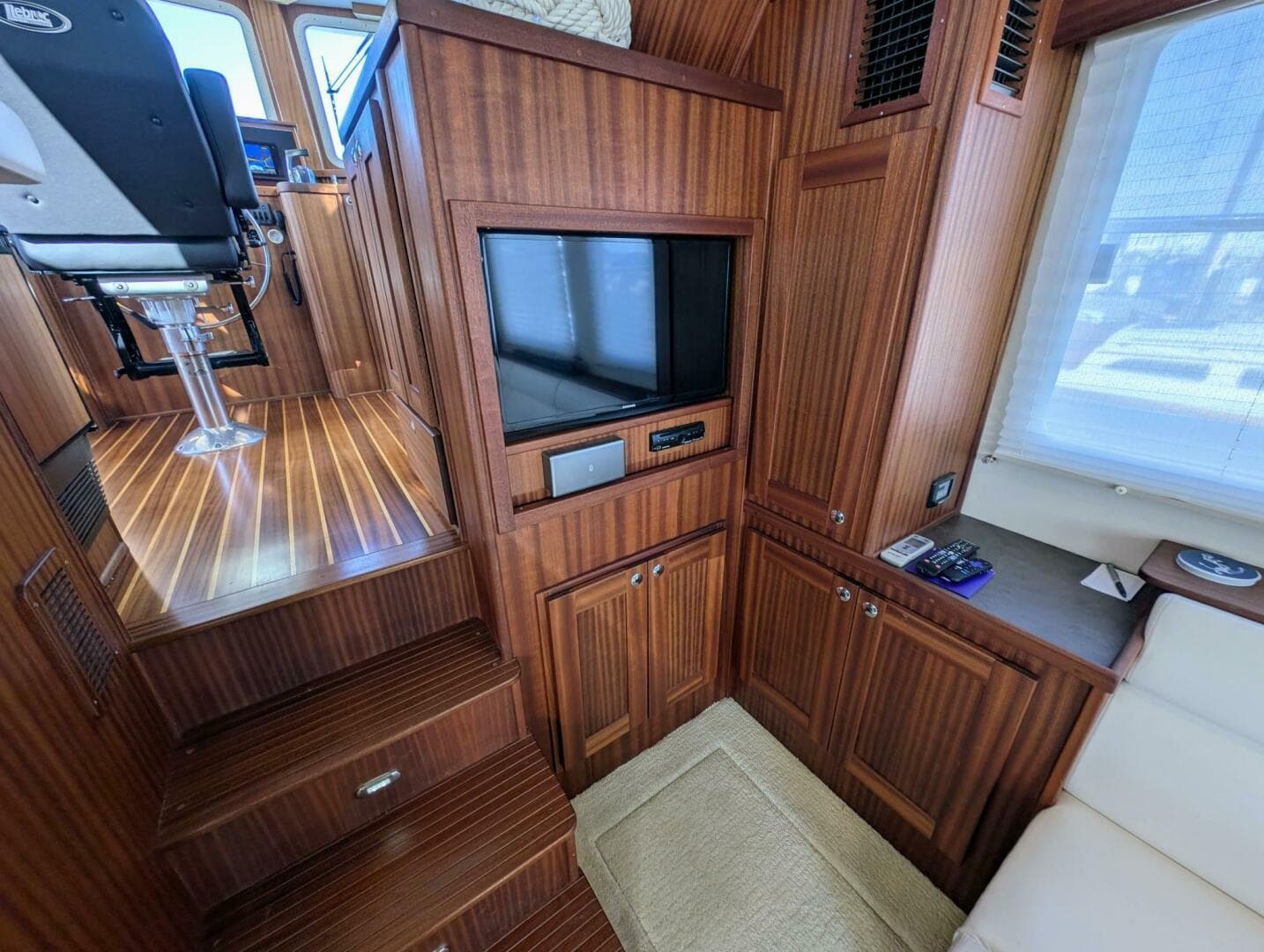 2015 American Tug — photo 35