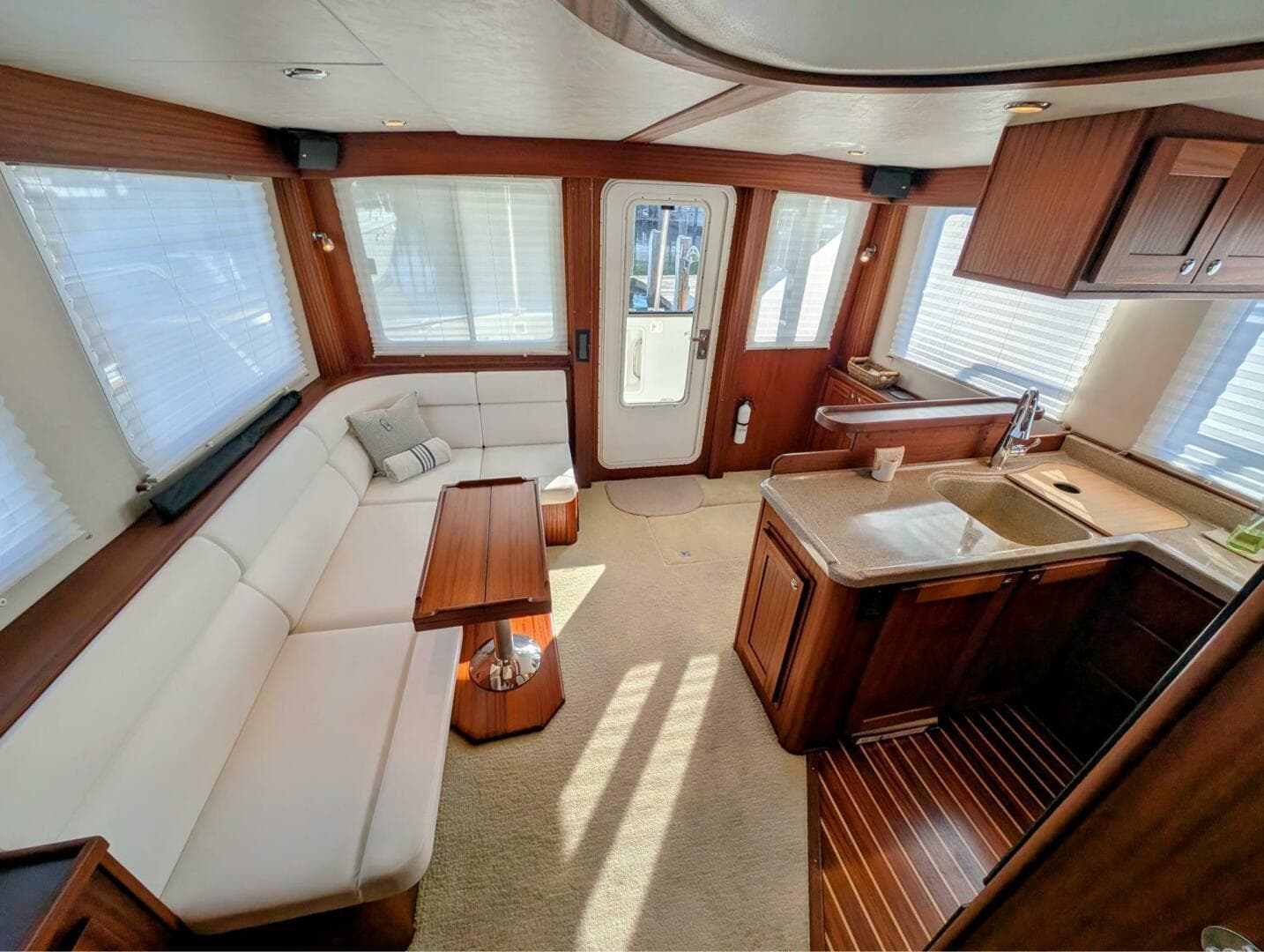 2015 American Tug — photo 47