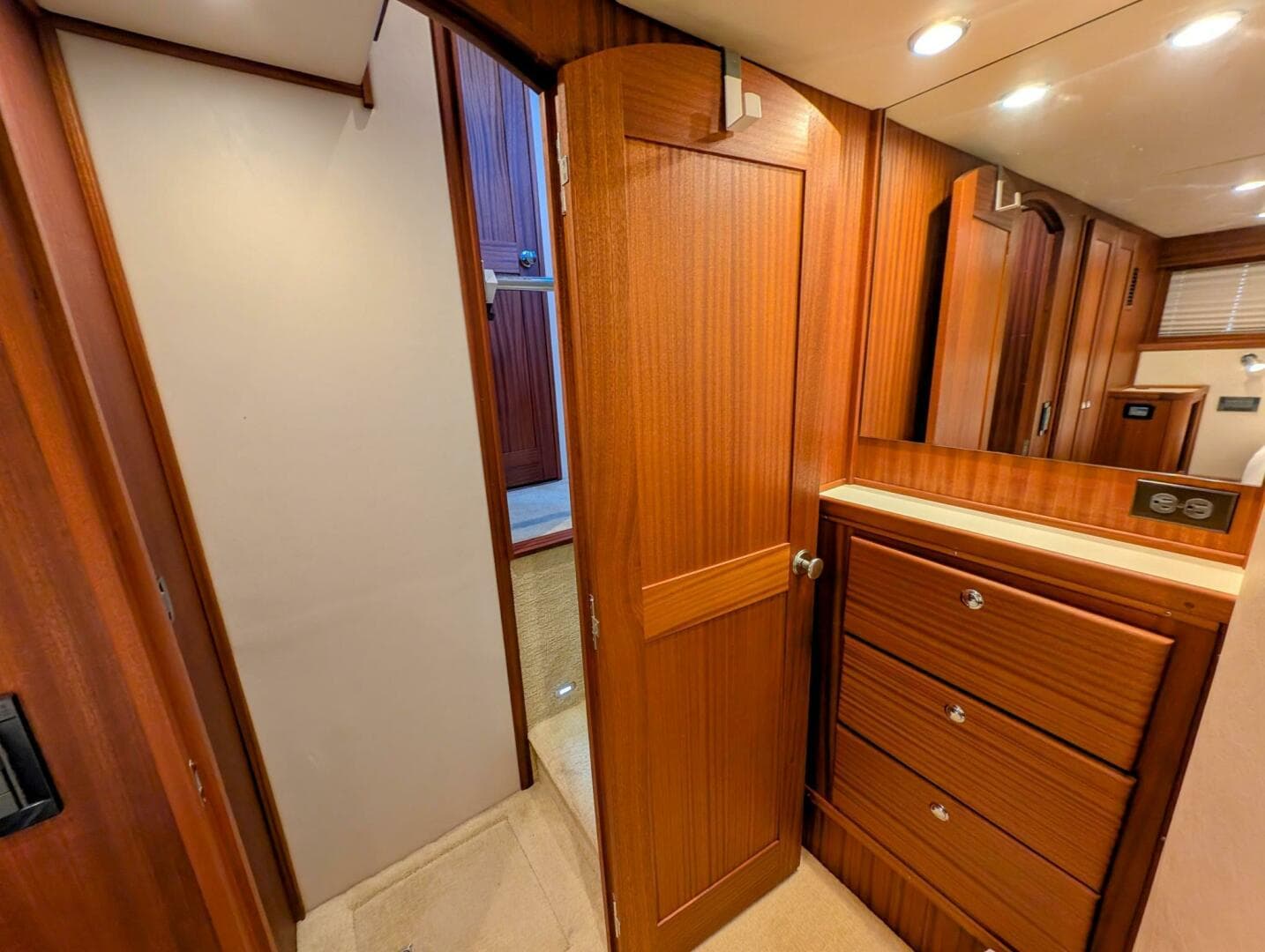 2015 American Tug — photo 59