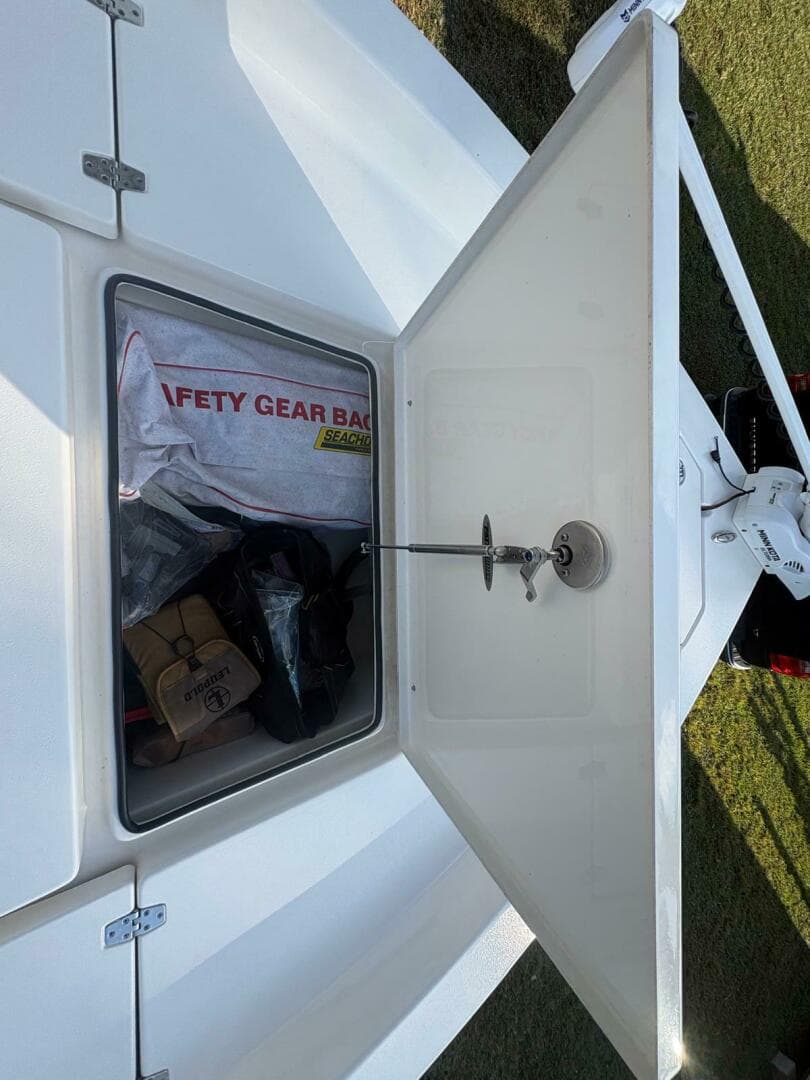 2022 Pathfinder 2400 Trs — photo 31