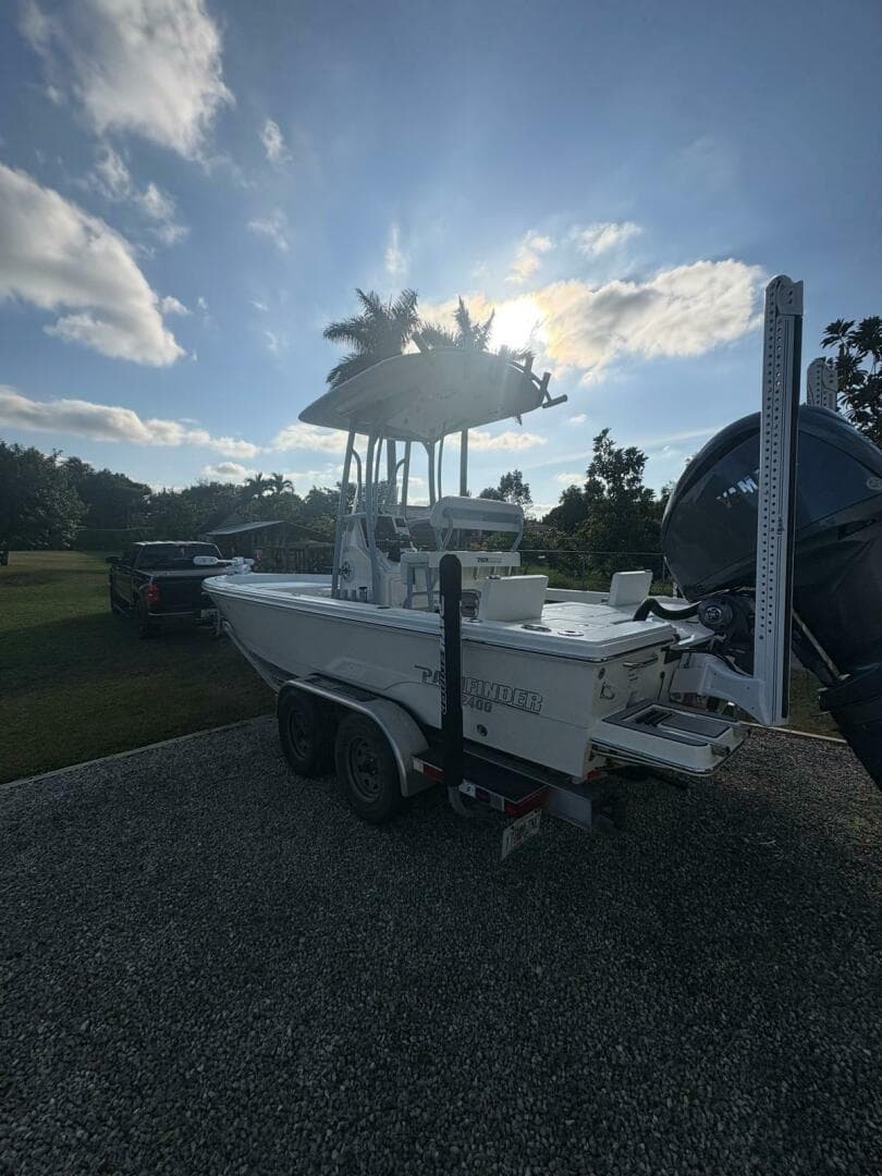 2022 Pathfinder 2400 Trs — photo 8