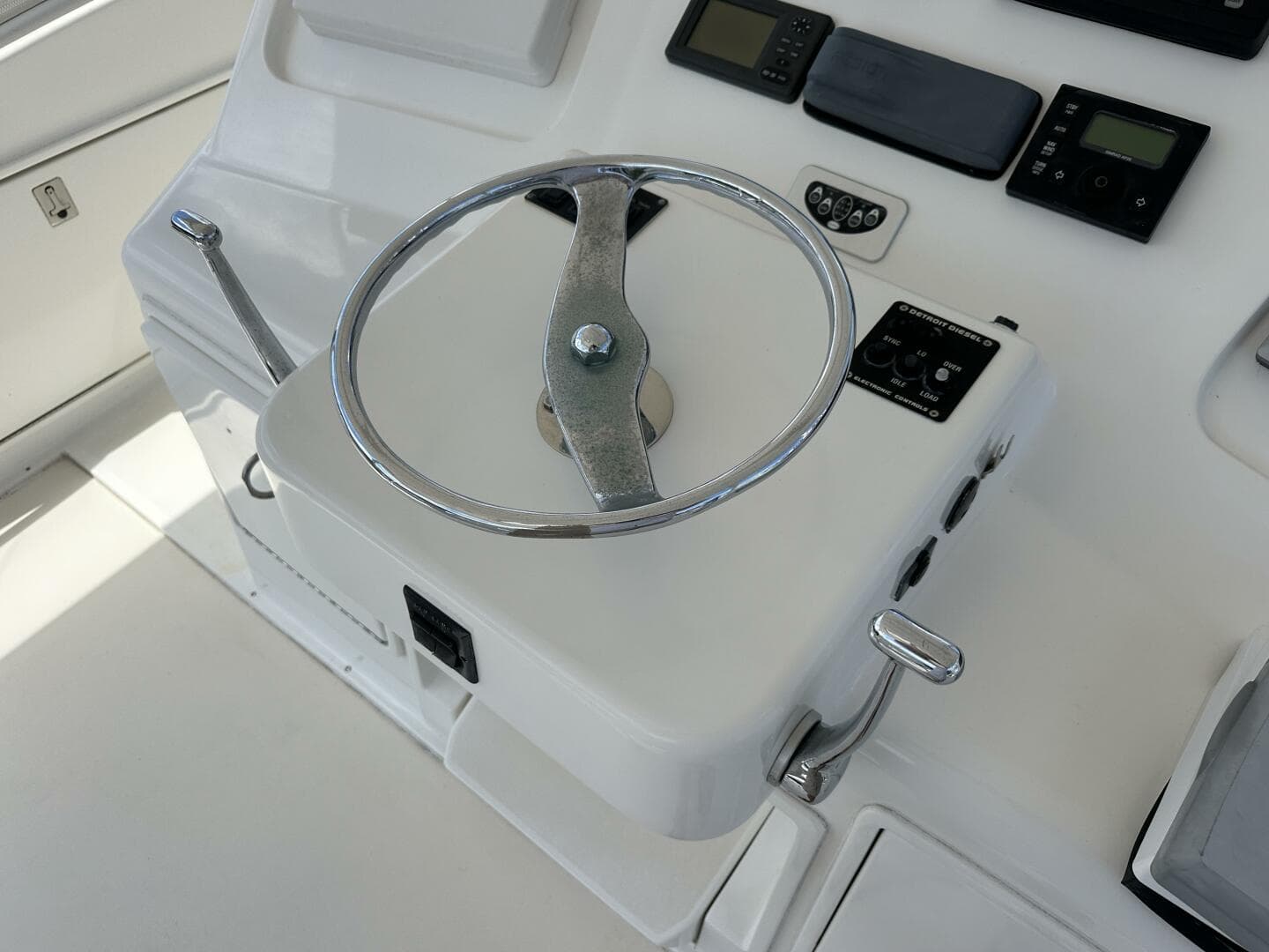 2005 Ocean Yachts 50 Super Sport — photo 9