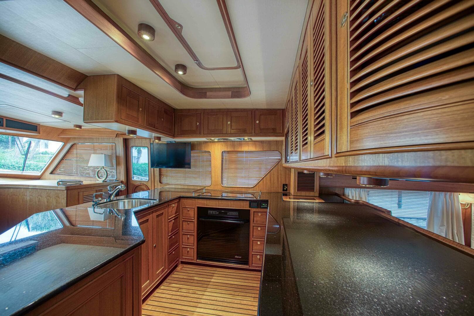 2009 Marlow Explorer — photo 23