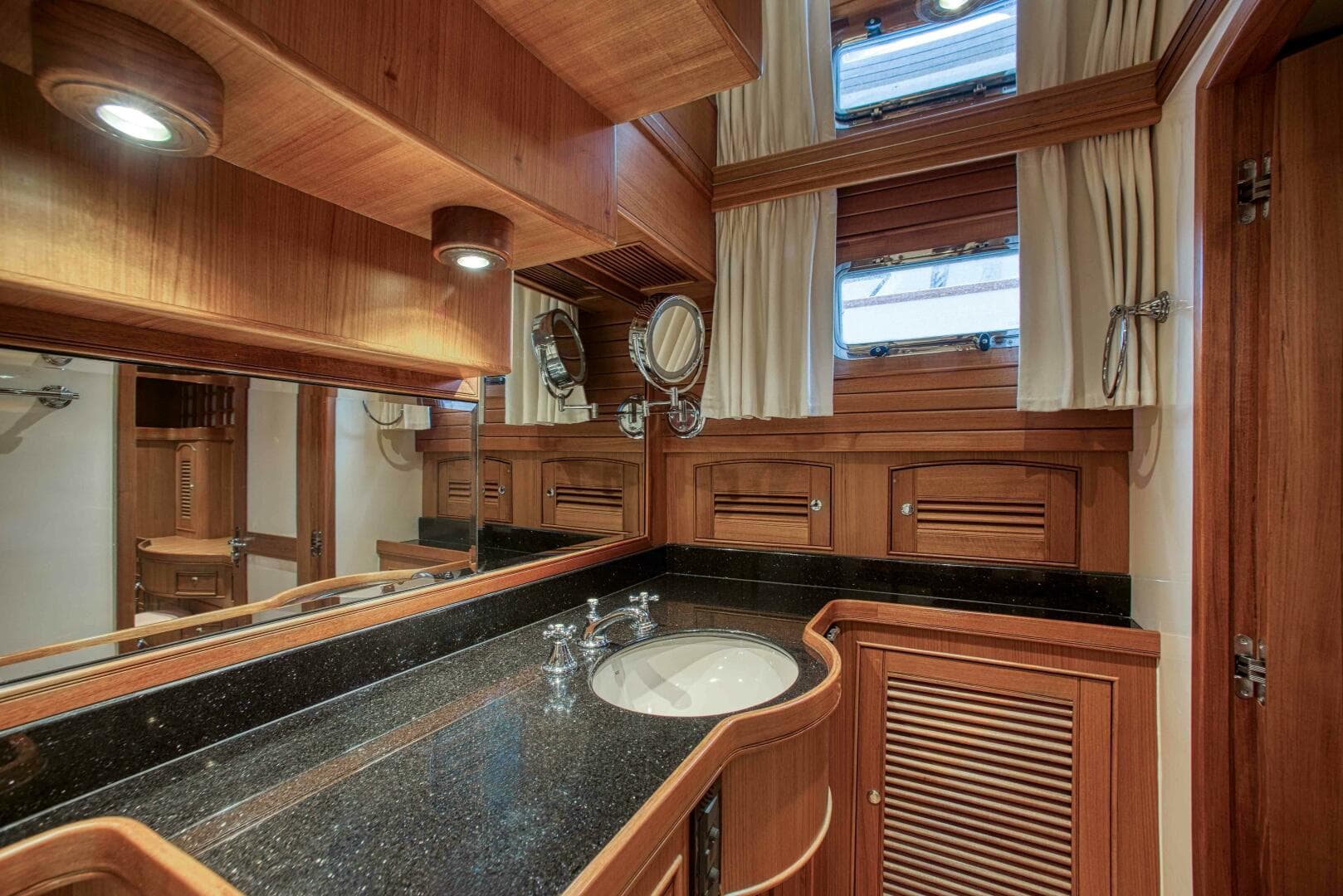 2009 Marlow Explorer — photo 28