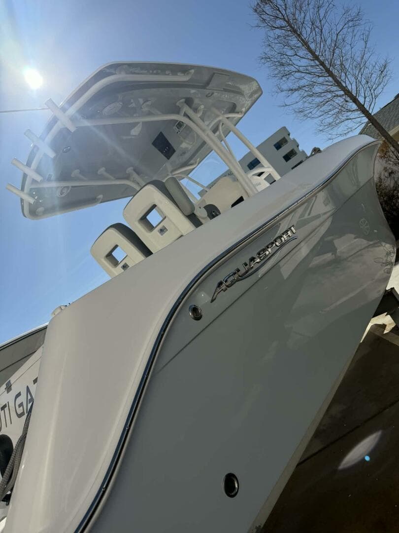 2021 Aquasport 2500 Center Console — photo 32