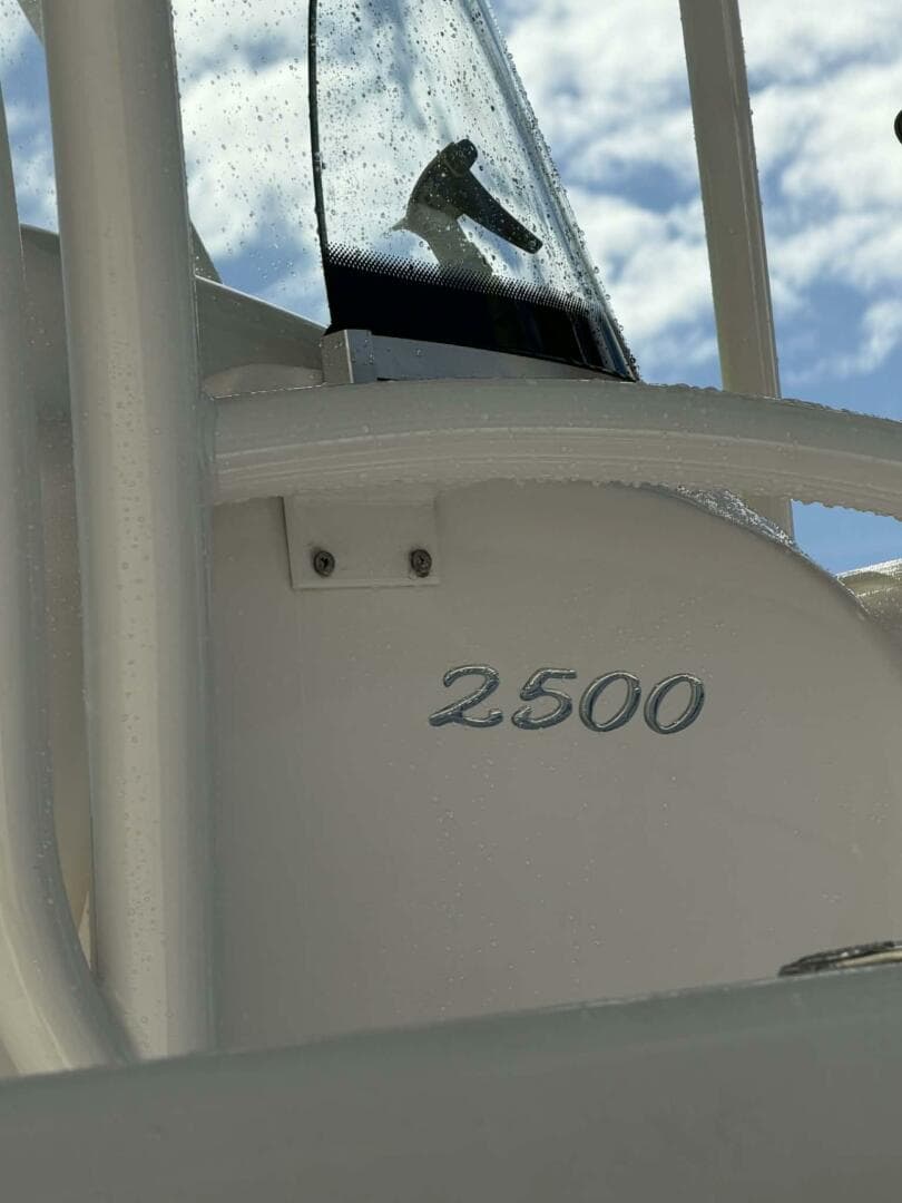 2021 Aquasport 2500 Center Console — photo 42