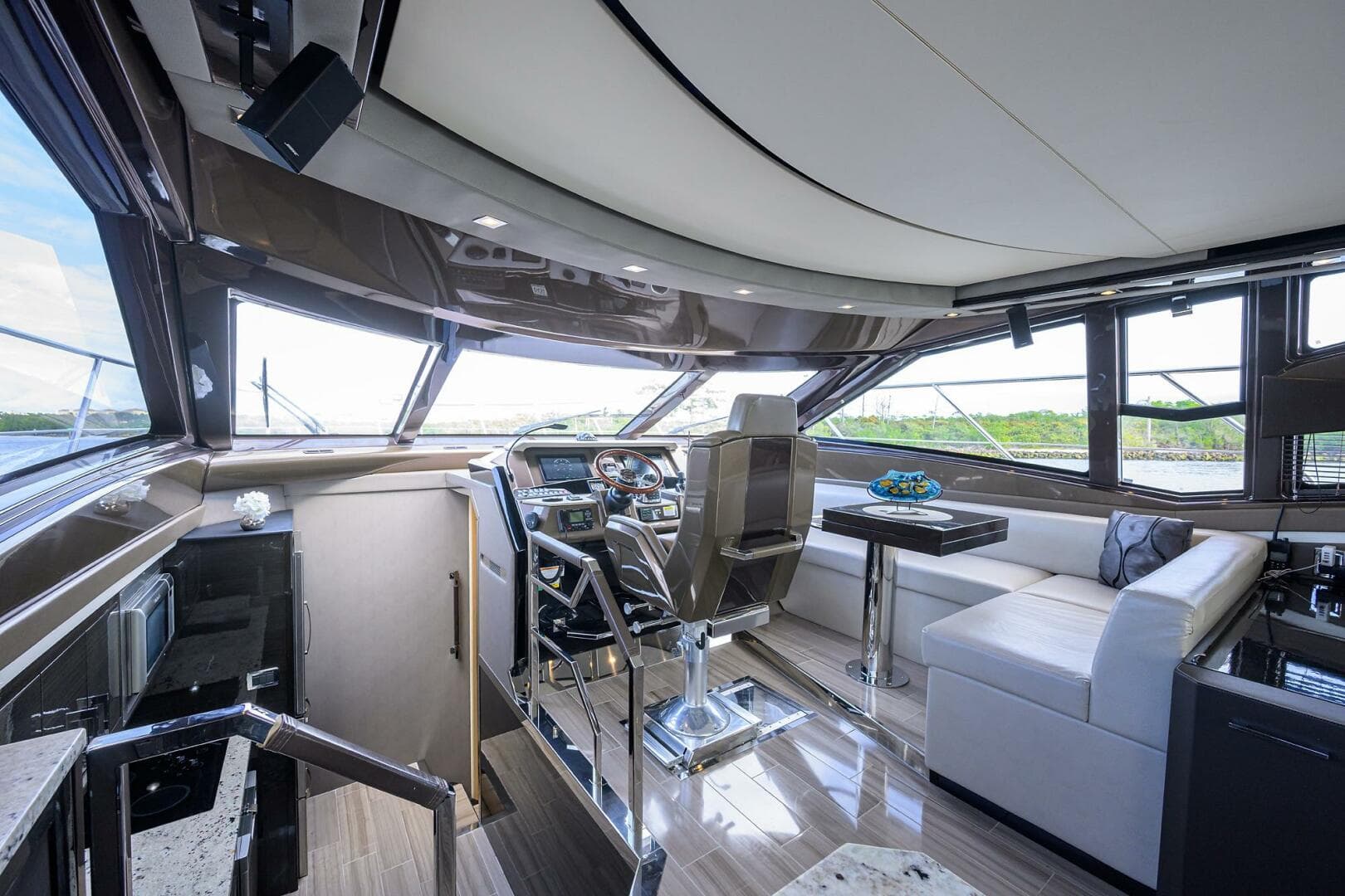 2016 Marquis 660 Sport Yacht — photo 24