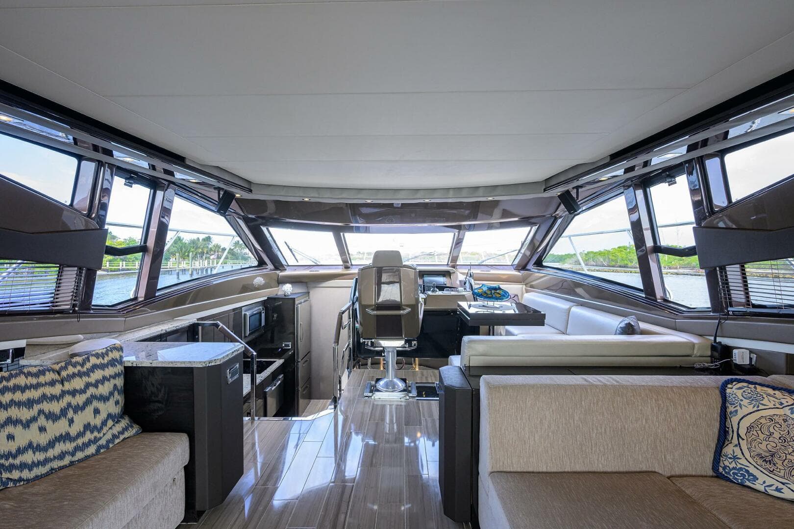2016 Marquis 660 Sport Yacht — photo 23