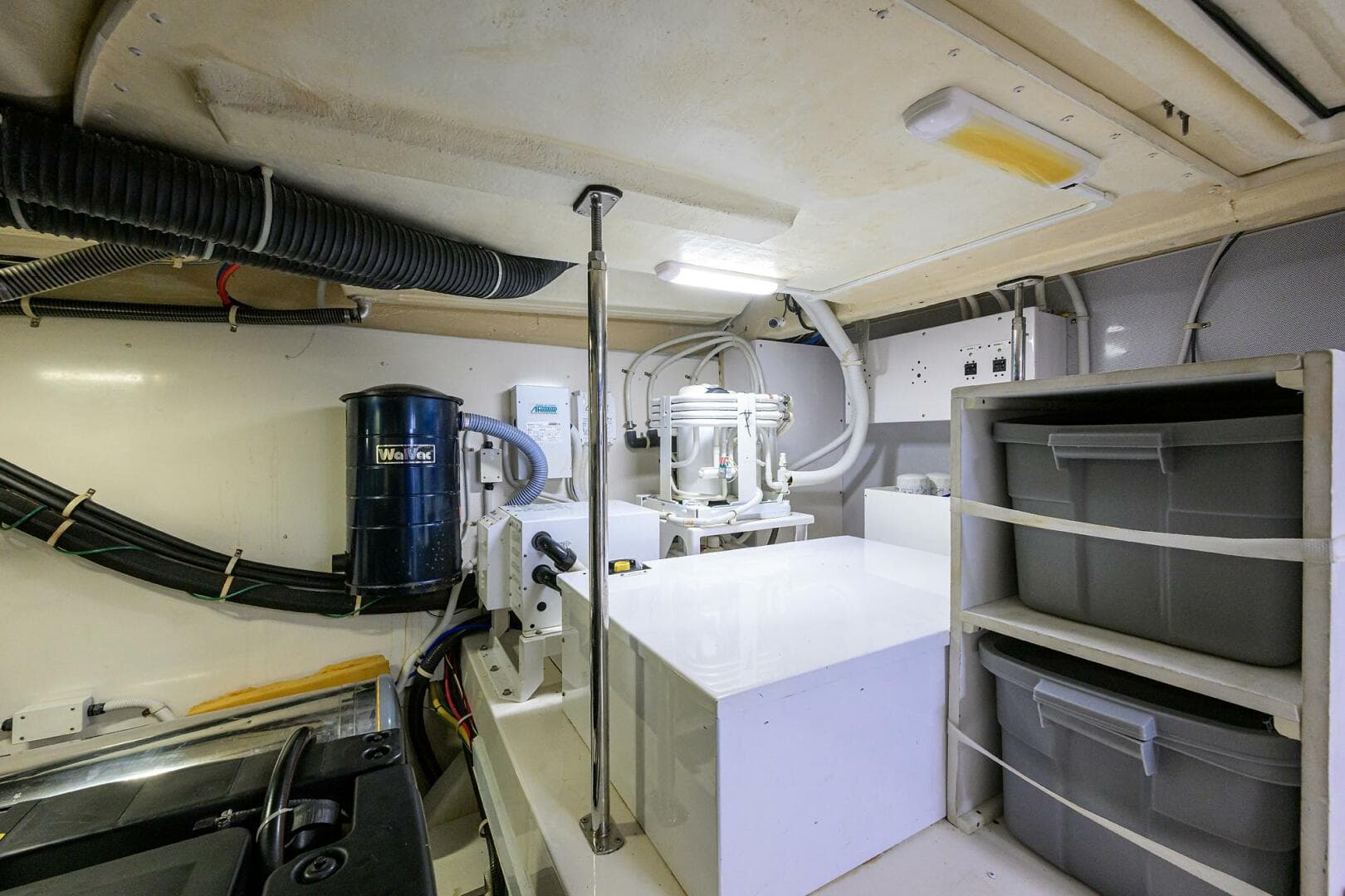 2016 Marquis 660 Sport Yacht — photo 44