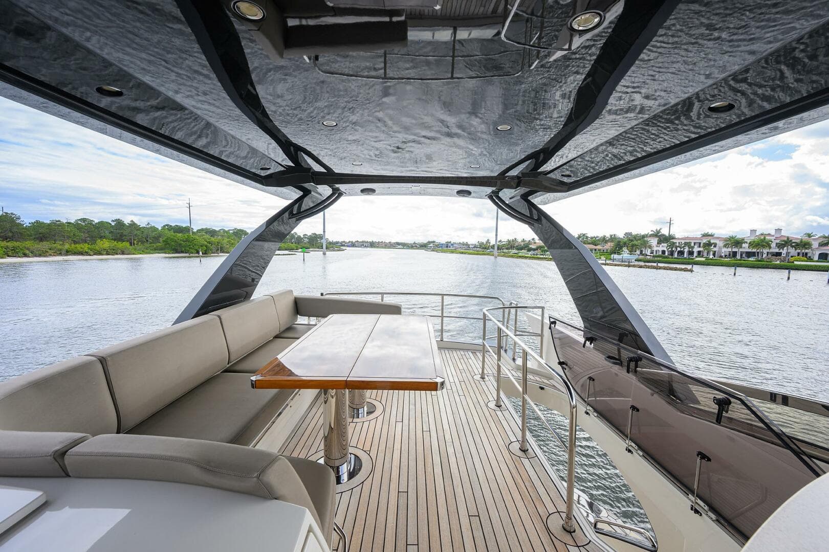 2016 Marquis 660 Sport Yacht — photo 28
