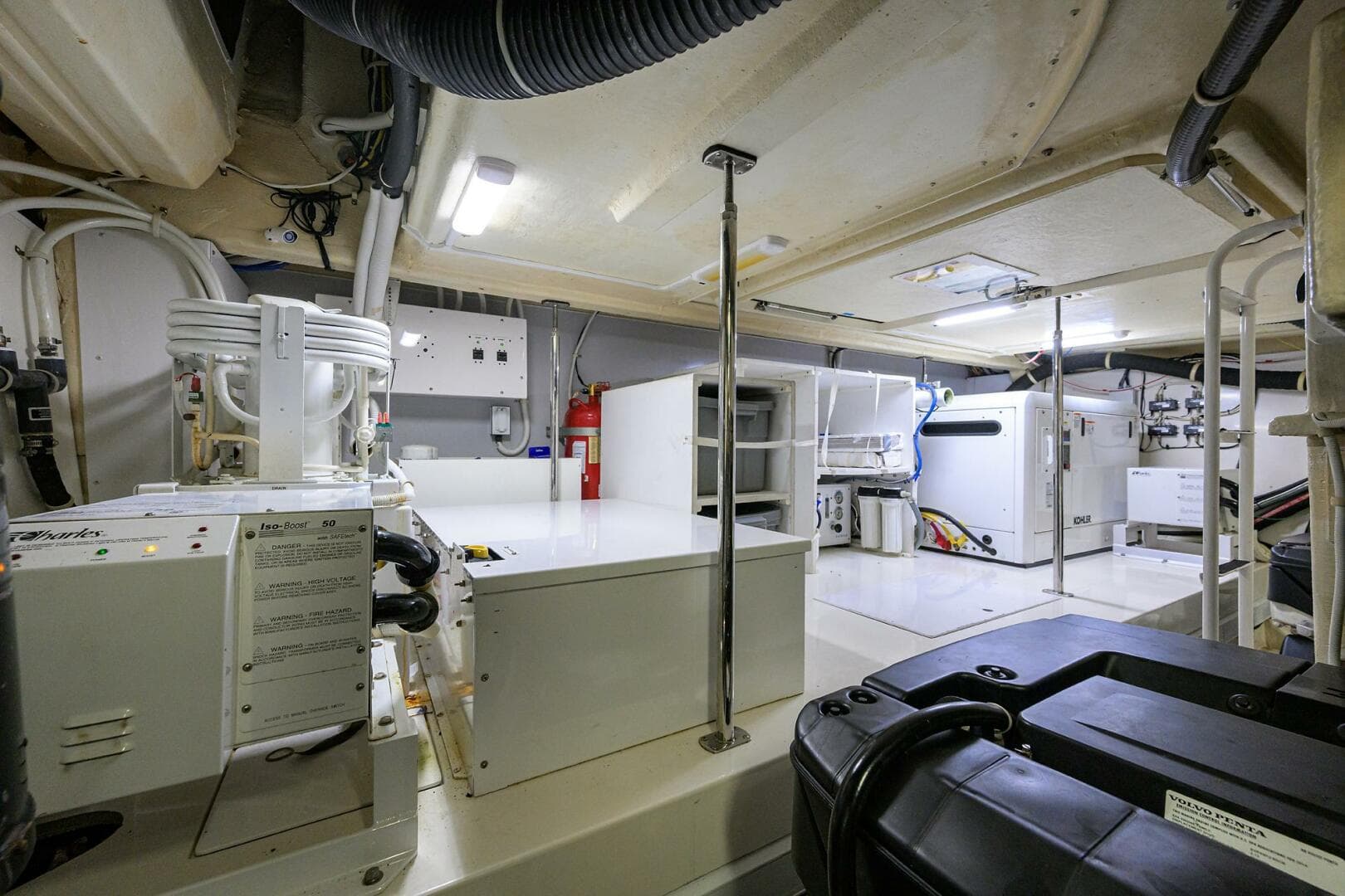 2016 Marquis 660 Sport Yacht — photo 45