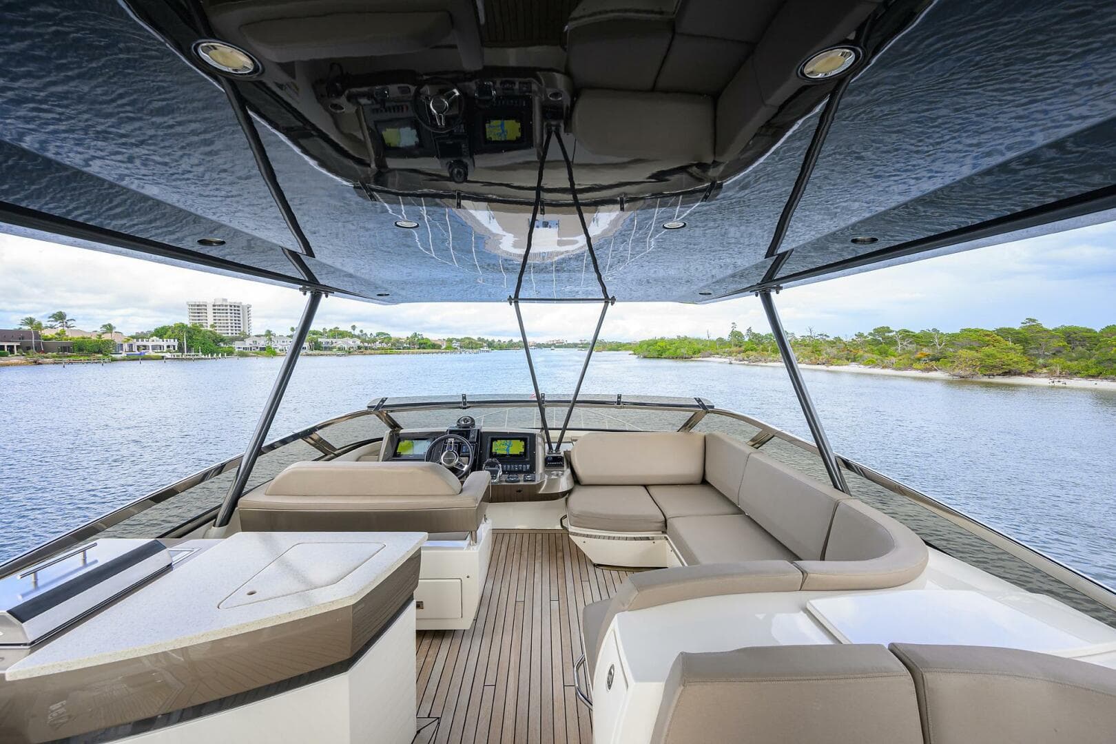 2016 Marquis 660 Sport Yacht — photo 29