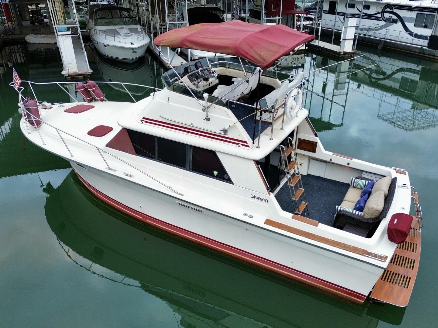 1979 Silverton 34 Convertible — photo 10