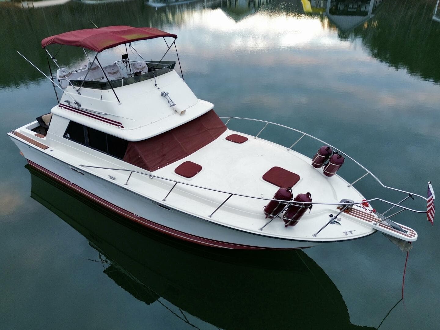 1979 Silverton 34 Convertible — photo 2