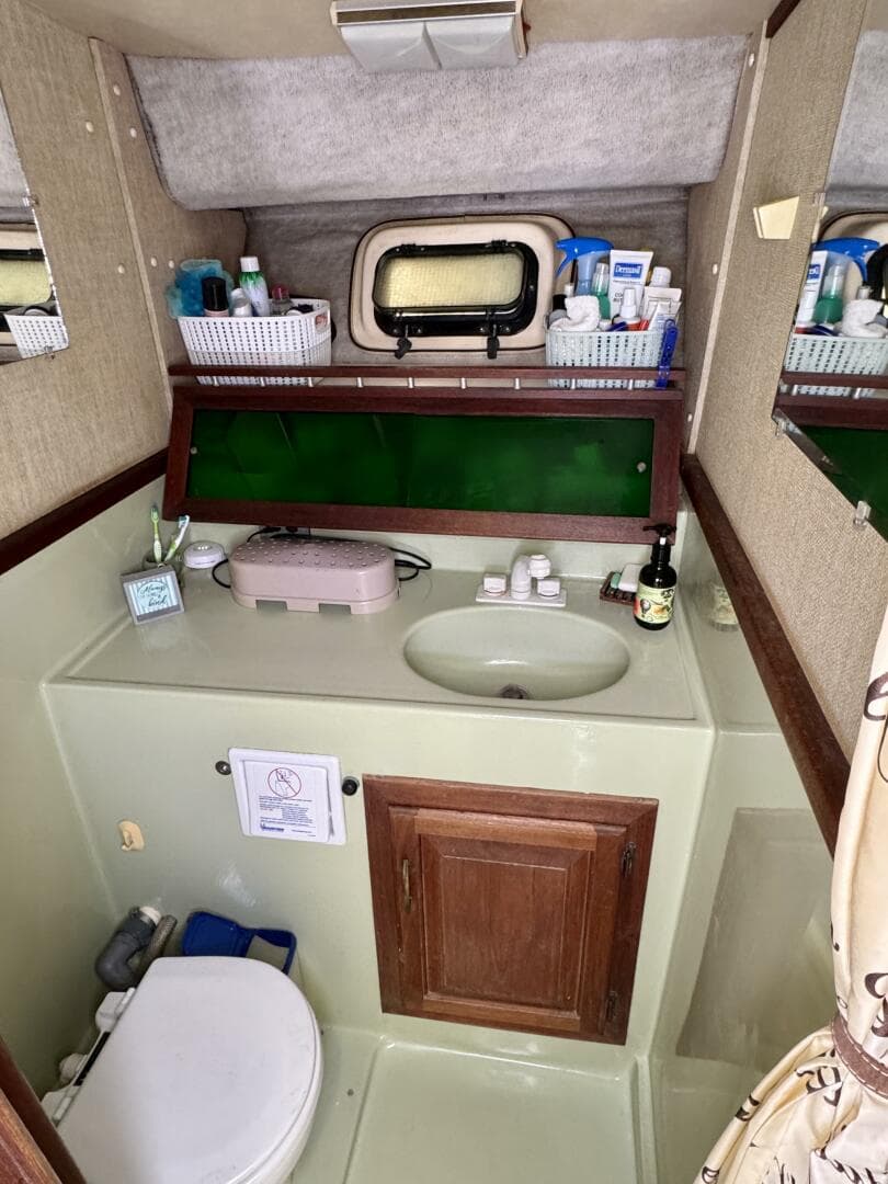 1979 Silverton 34 Convertible — photo 57