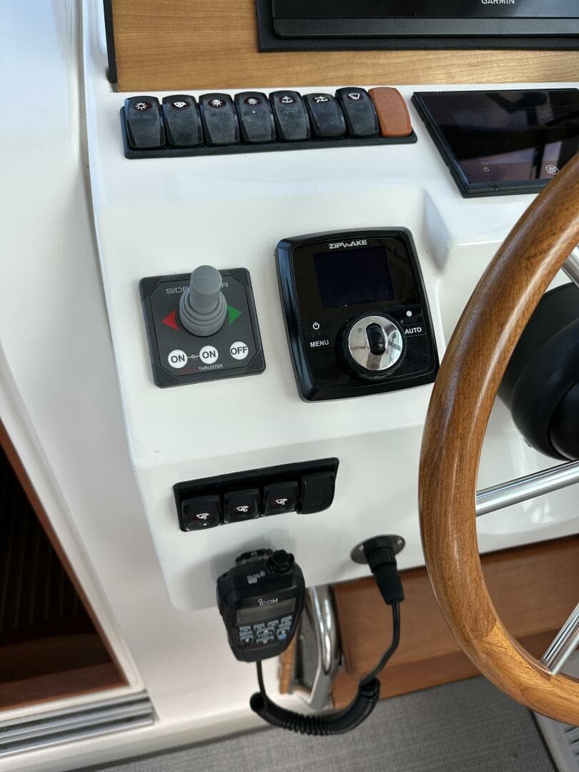 2022 Back Cove 34O — photo 26