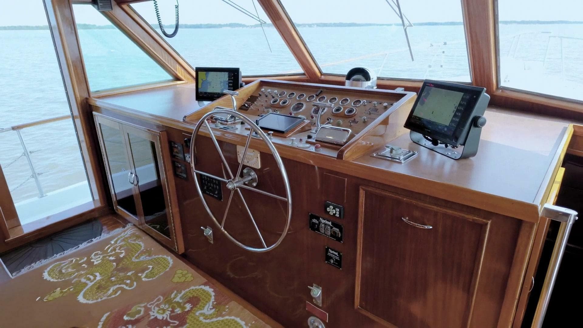 1980 Hatteras Motor Yacht — photo 6